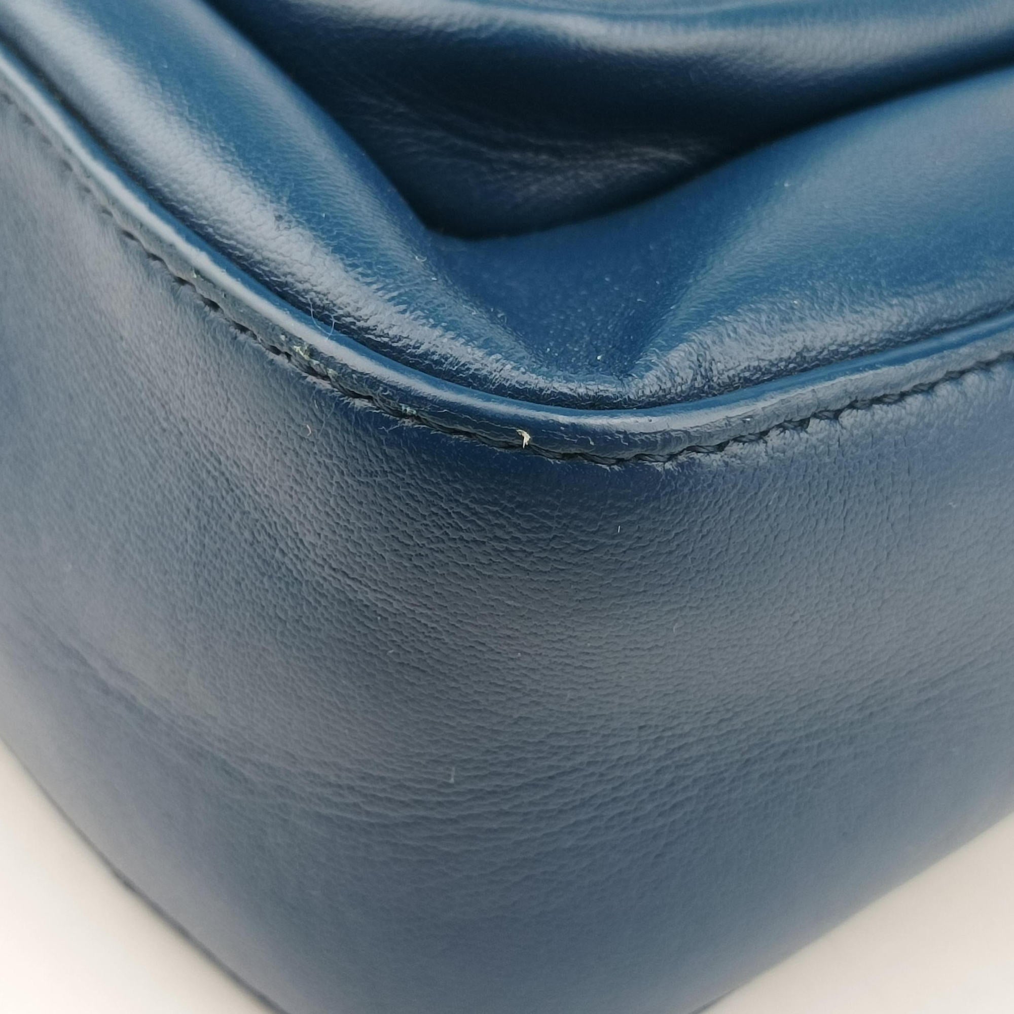 Pre-owned Fendi Be Baguette Blue lambskin 8BR677 shoulderbag | stylenewstar