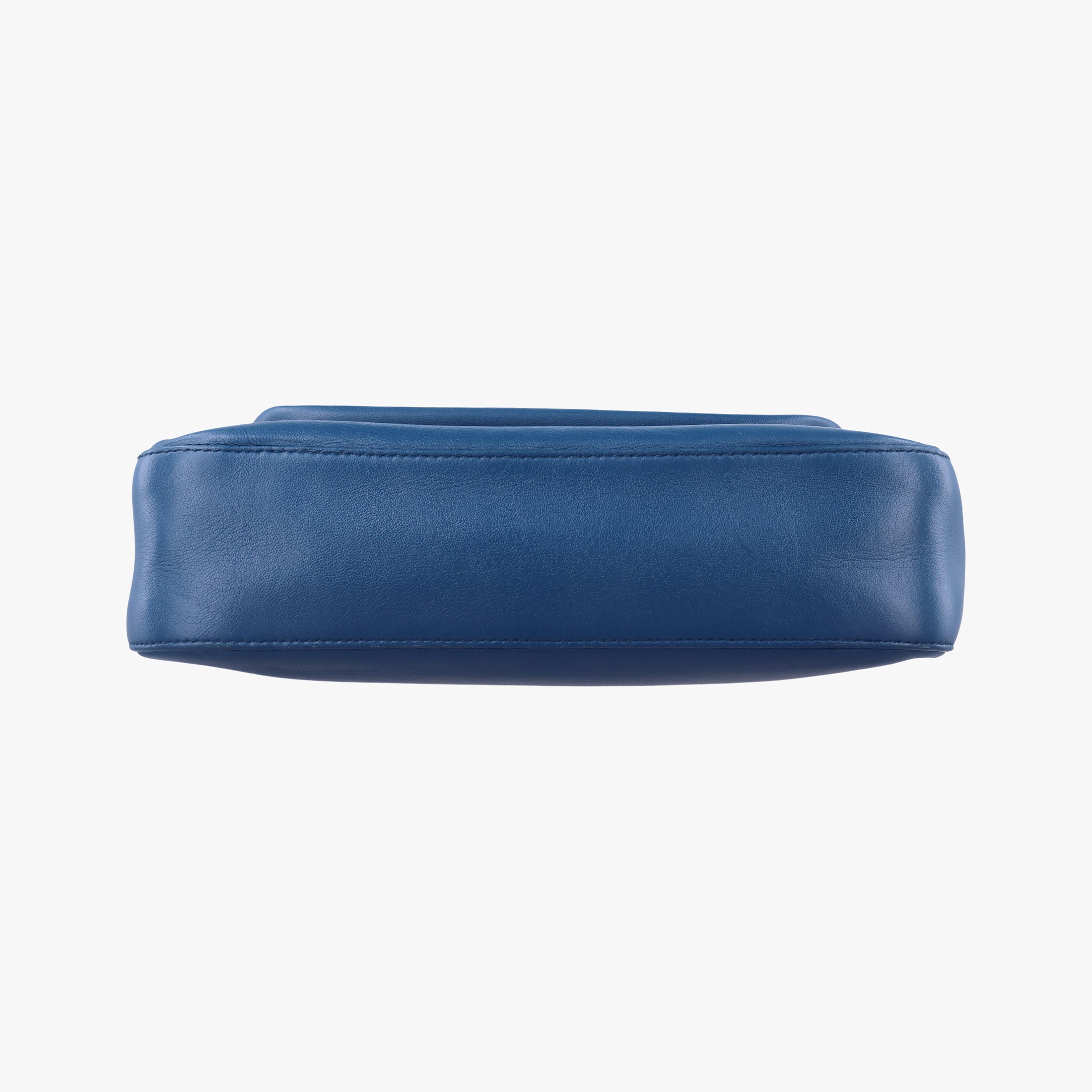 Pre-owned Fendi Be Baguette Blue lambskin 8BR677 shoulderbag | stylenewstar