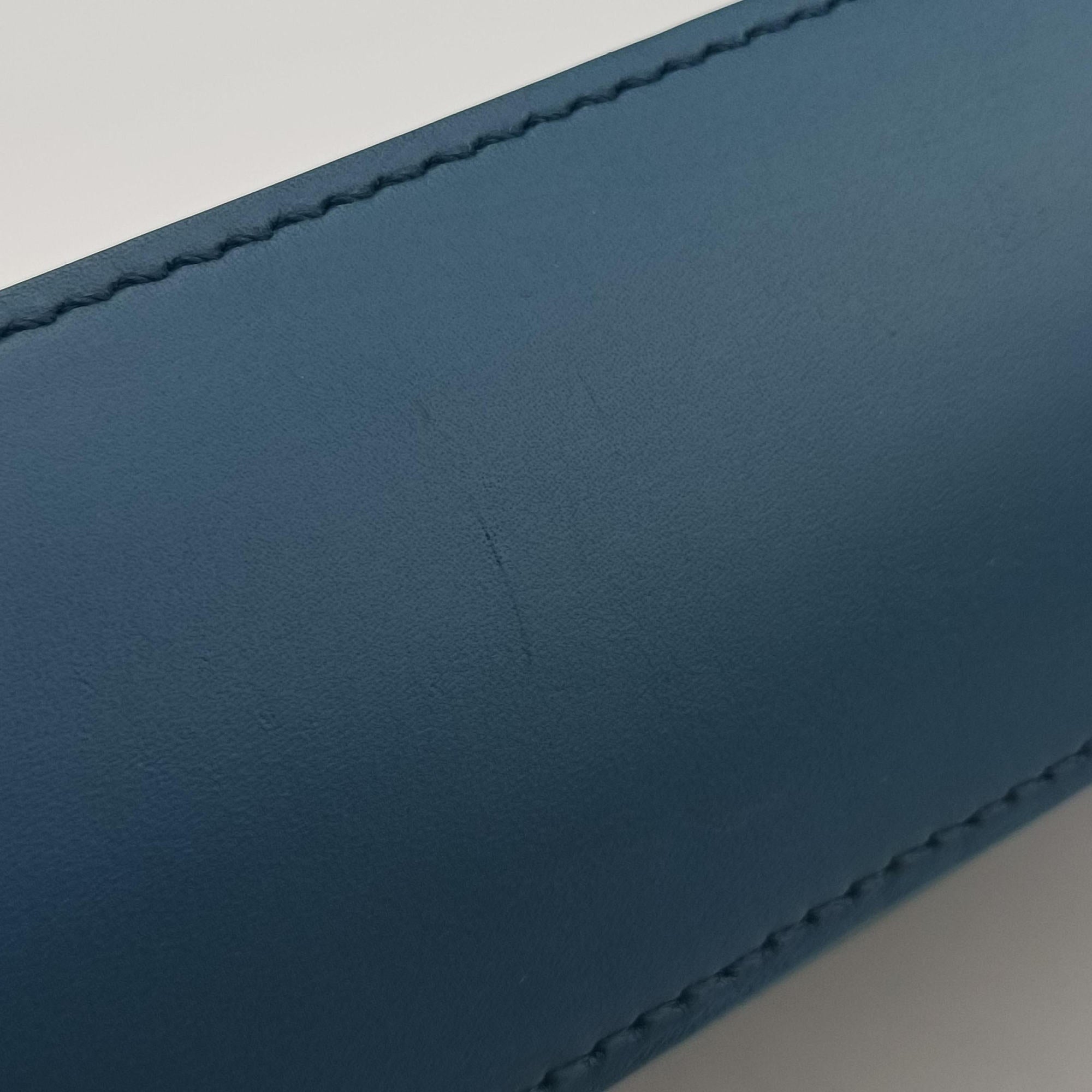 Pre-owned Louis Vuitton Porte Documents Jour blue Epi M51700 handbag | stylenewstar