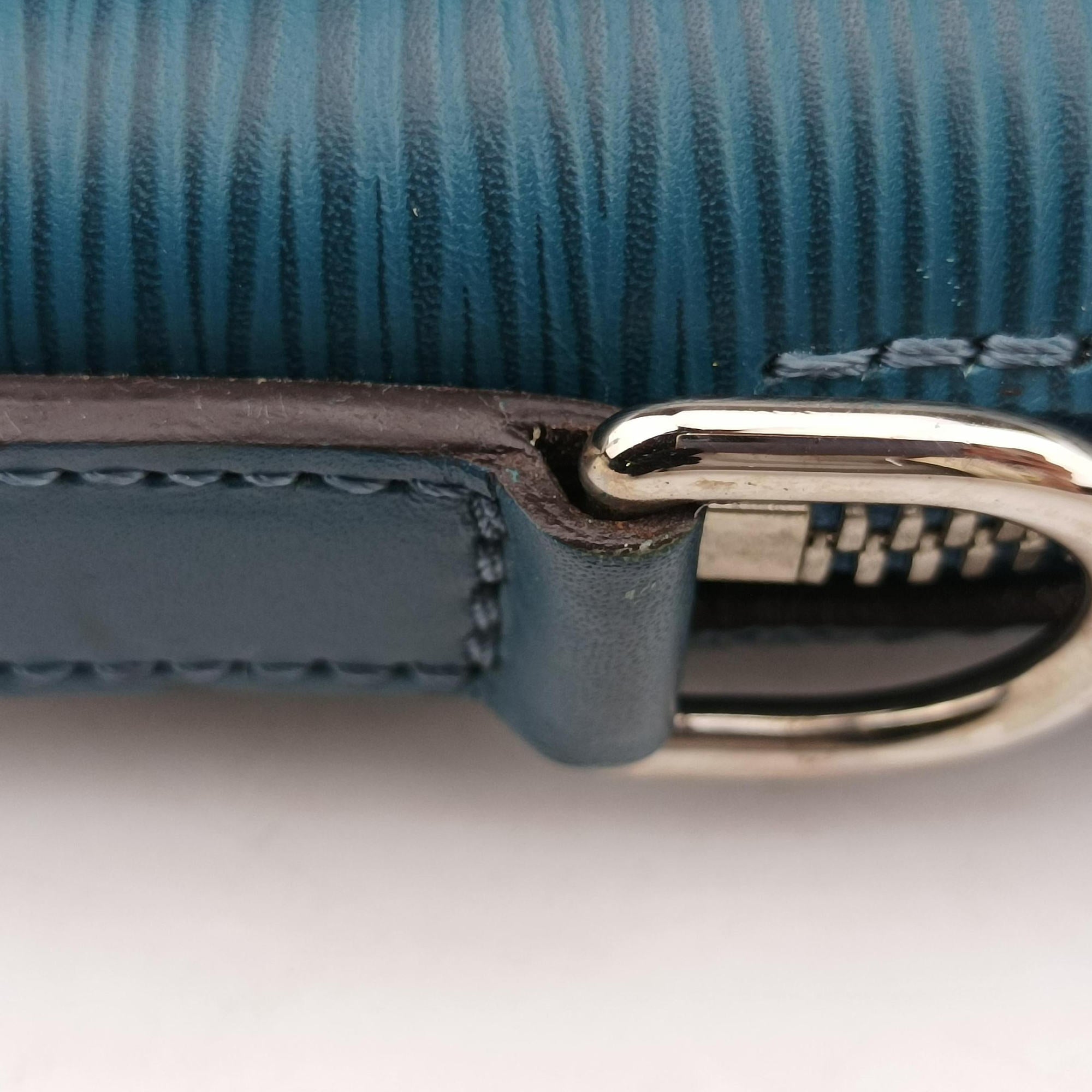 Pre-owned Louis Vuitton Porte Documents Jour blue Epi M51700 handbag | stylenewstar
