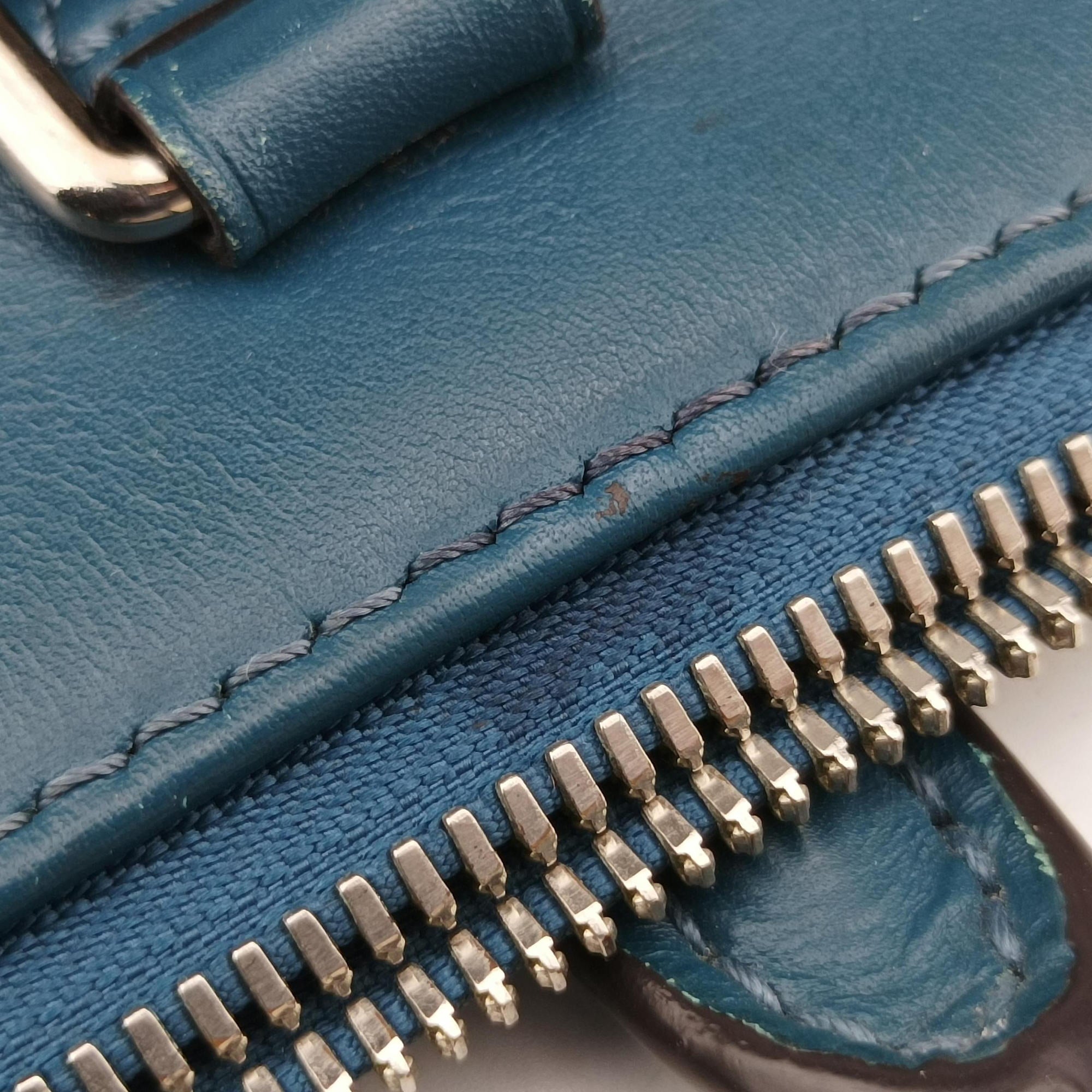 Pre-owned Louis Vuitton Porte Documents Jour blue Epi M51700 handbag | stylenewstar