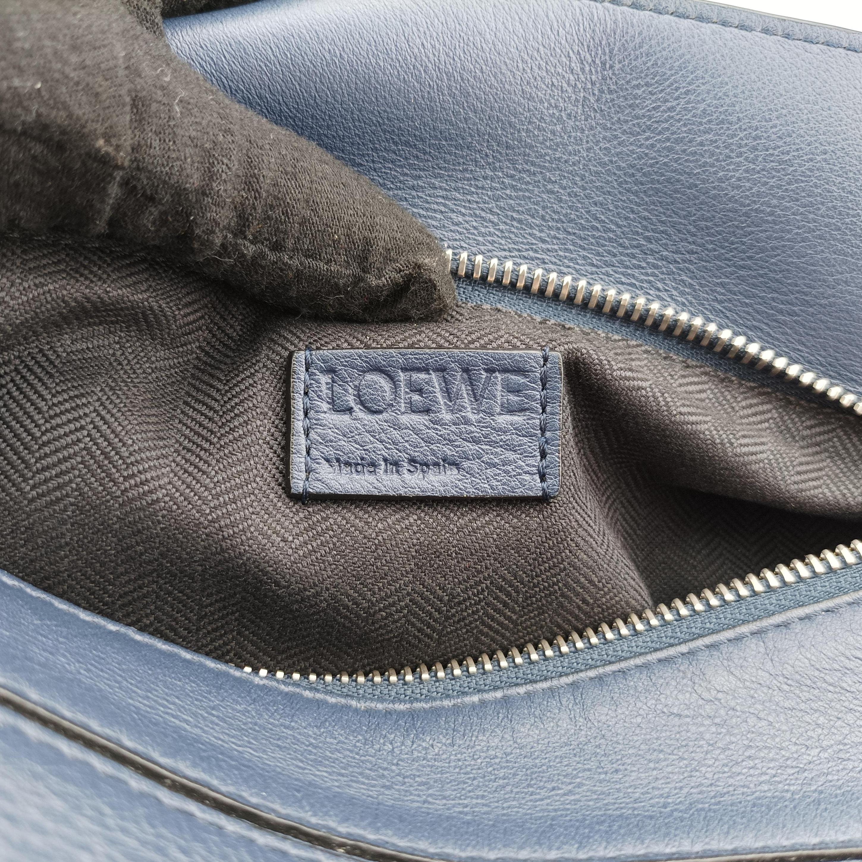 Pre-owned Loewe Puzzle Navy Leather  bum bag/waist bag | stylenewstar