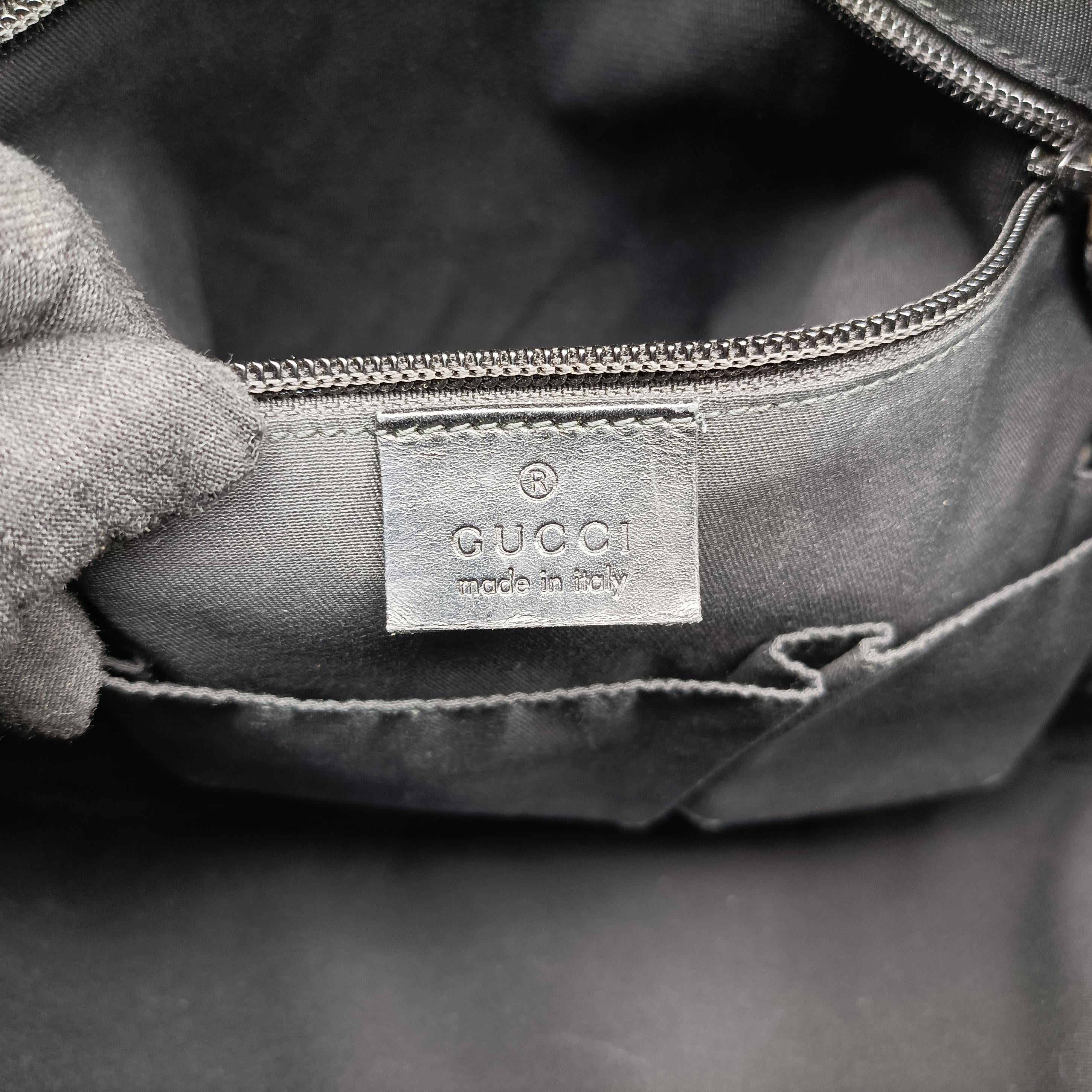 Pre-owned Gucci Guccissima Messenger Black Leather 223665 crossbodybag | stylenewstar