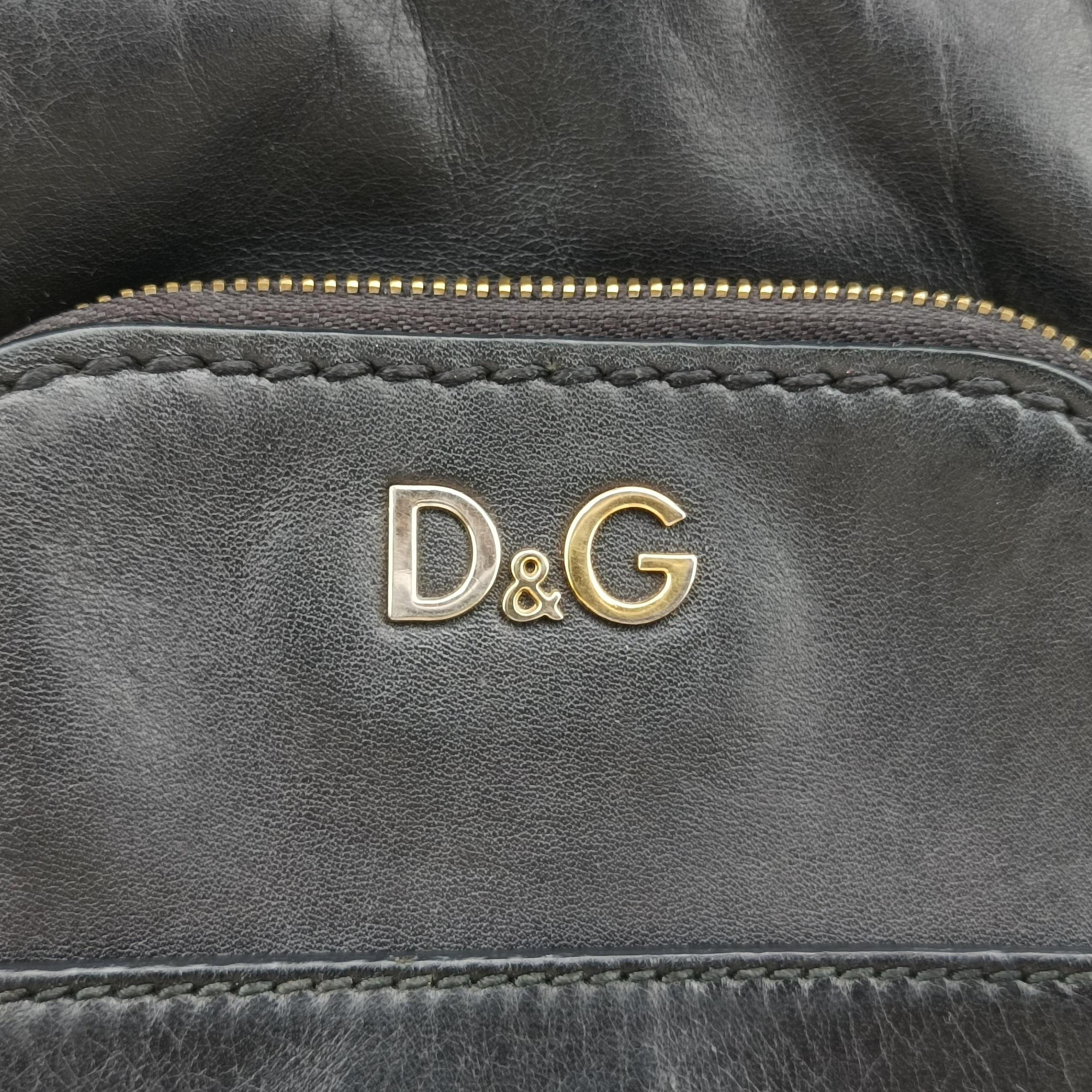 Vintage Dolce & Gabbana Mindy Black Leather  handbag | stylenewstar