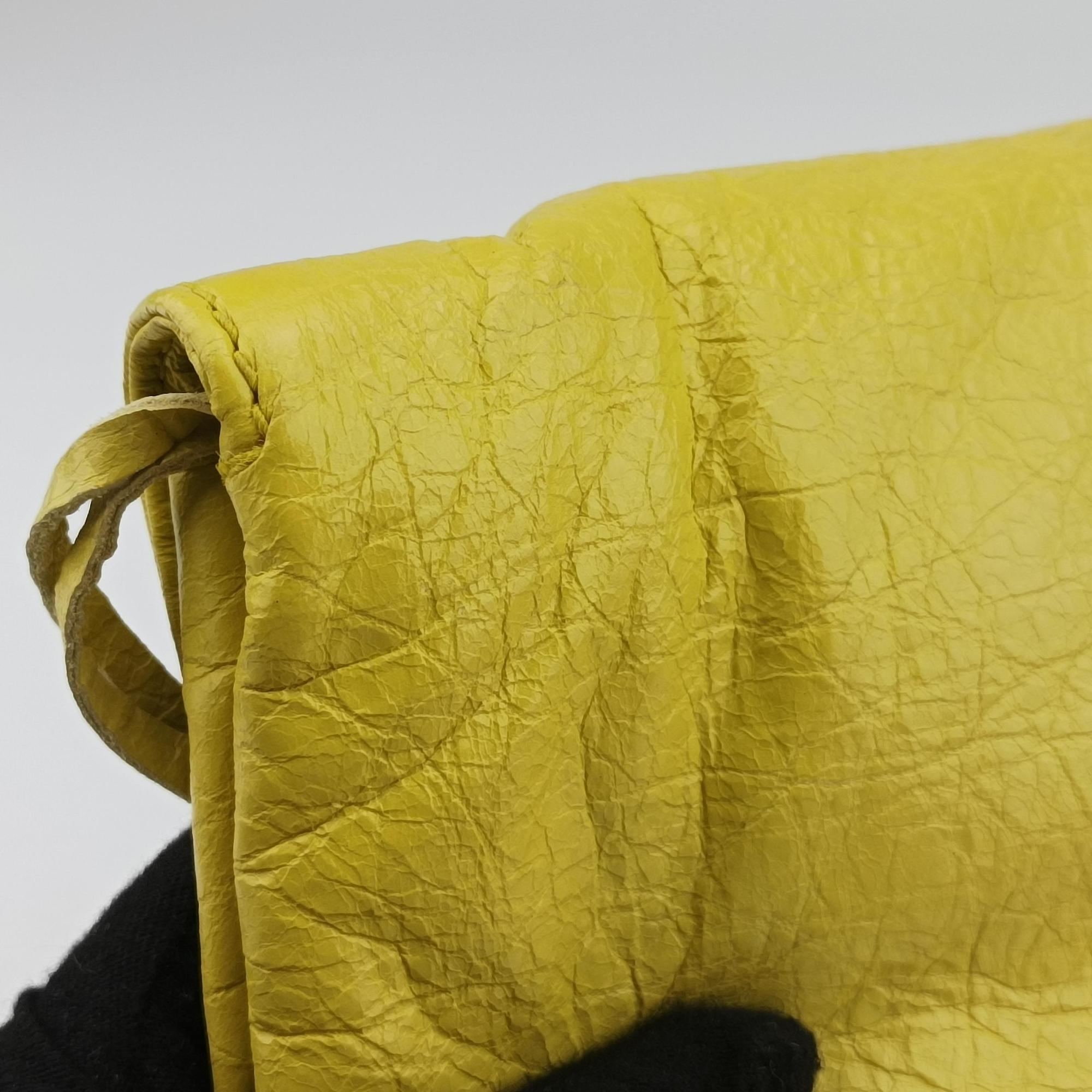 Pre-owned Balenciaga Envelop Yellow lambskin  shoulderbag | stylenewstar