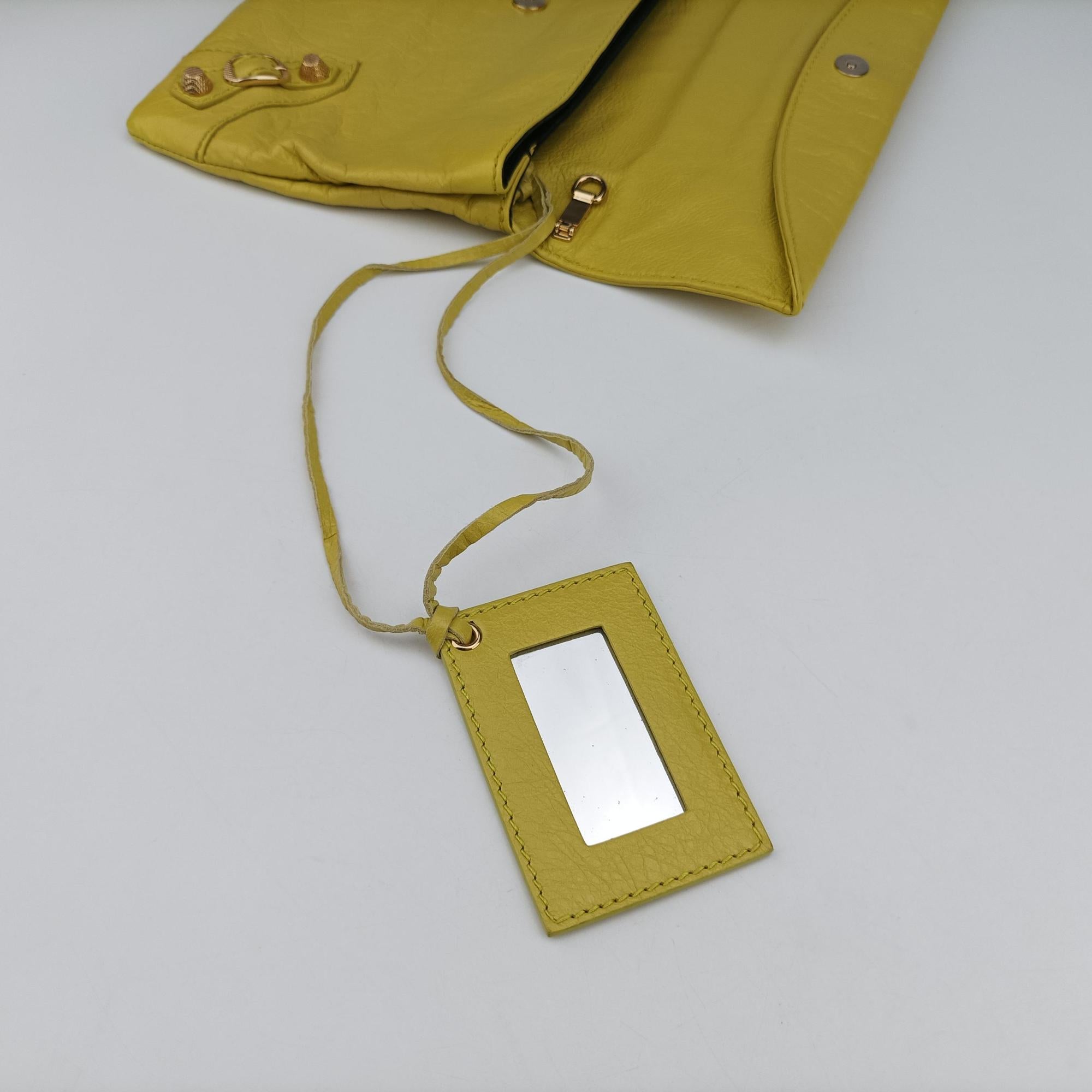 Pre-owned Balenciaga Envelop Yellow lambskin  shoulderbag | stylenewstar