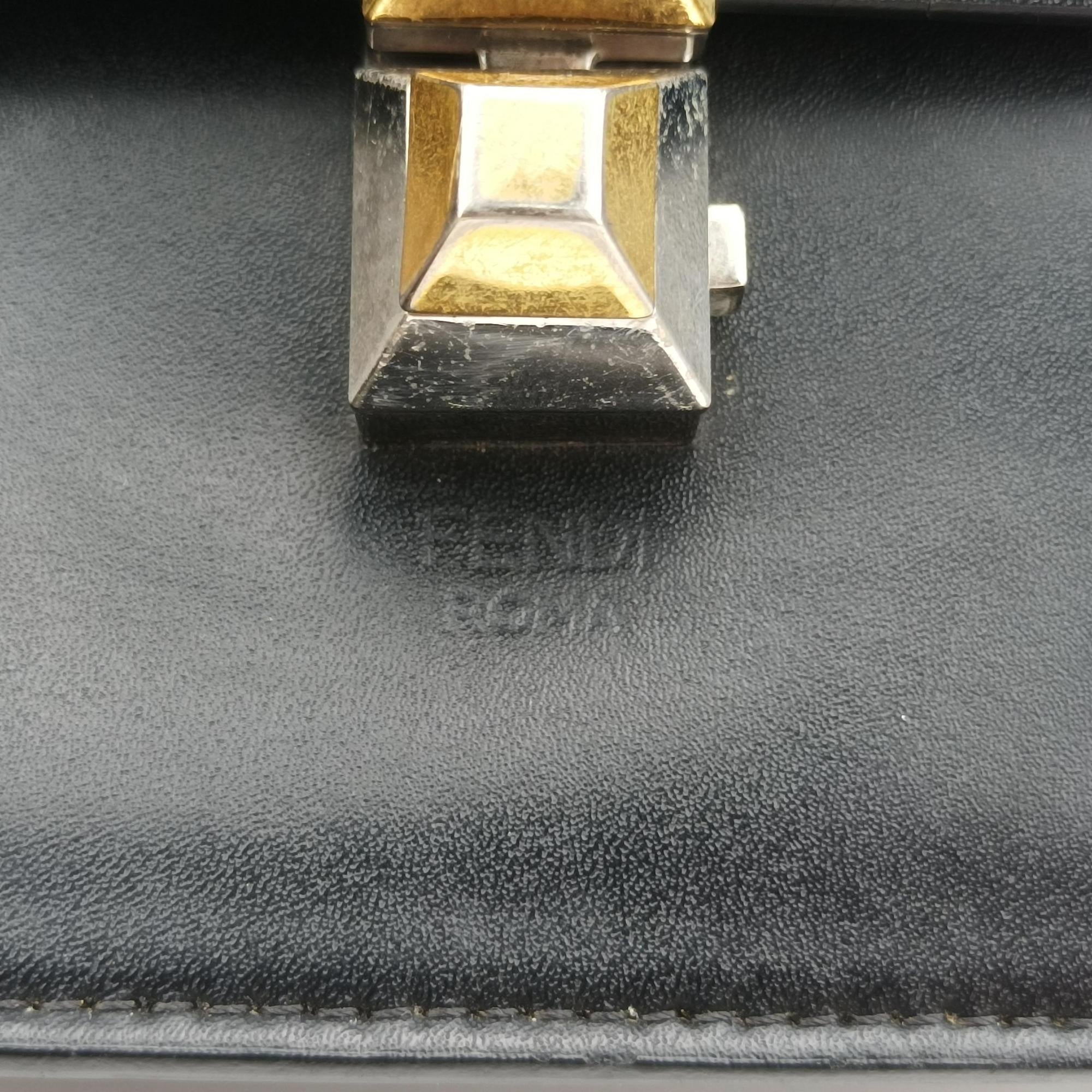Vintage Fendi Kan I Black Leather 8BT283 shoulderbag | stylenewstar