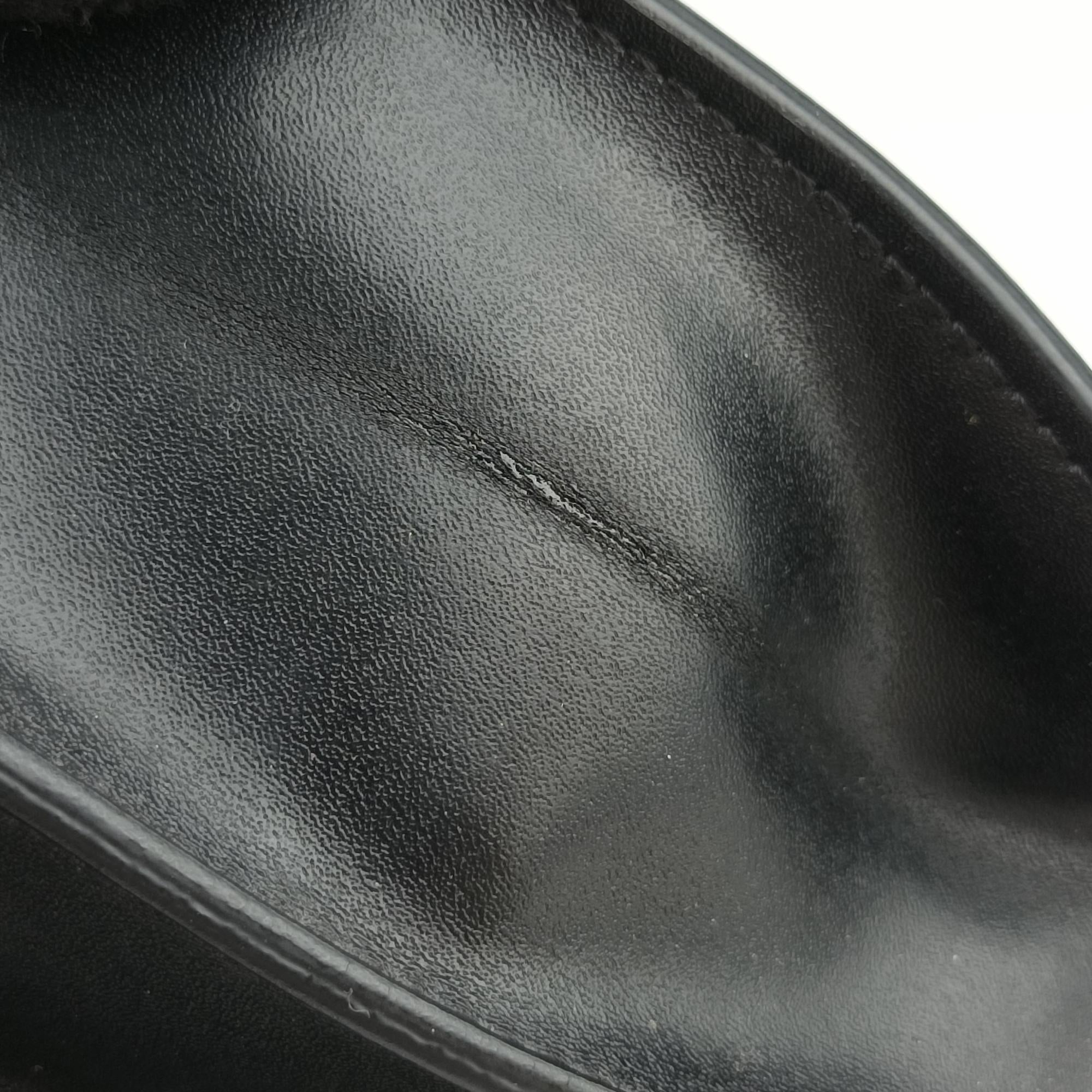 Vintage Fendi Kan I Black Leather 8BT283 shoulderbag | stylenewstar