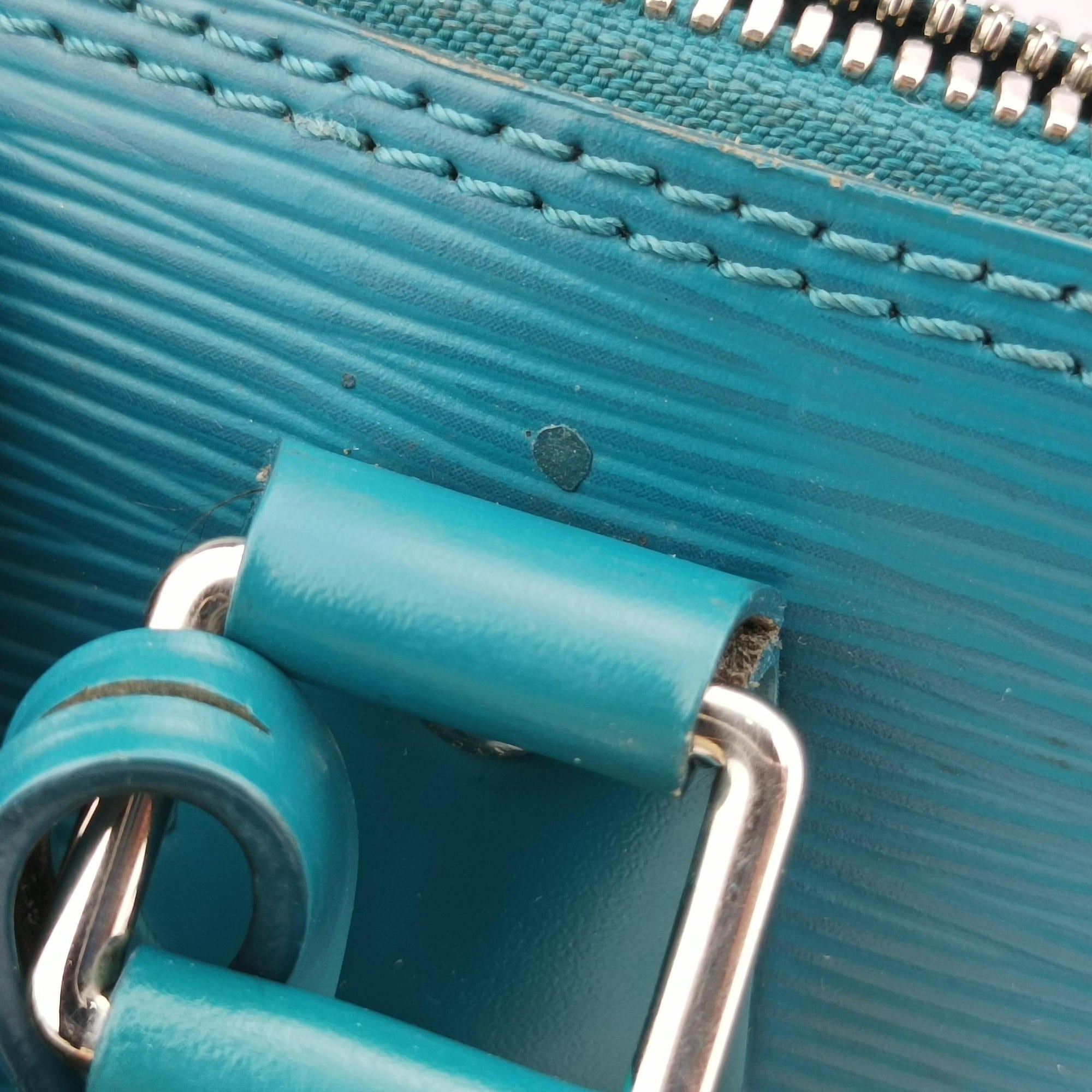 Pre-owned Louis Vuitton Alma PM CYAN Epi M40624 handbag | stylenewstar