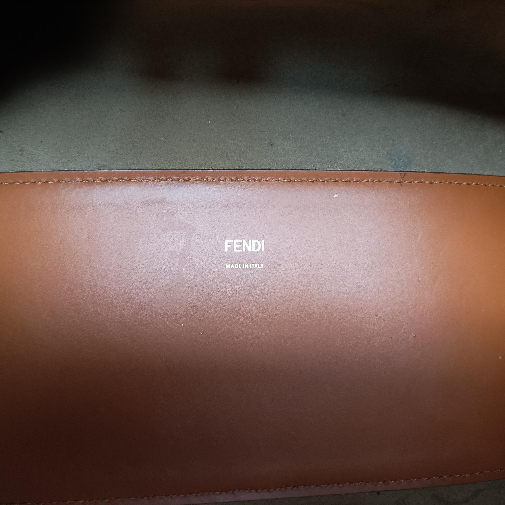Pre-owned Fendi Sunshine Brown Leather 8BH372 shoulderbag | stylenewstar