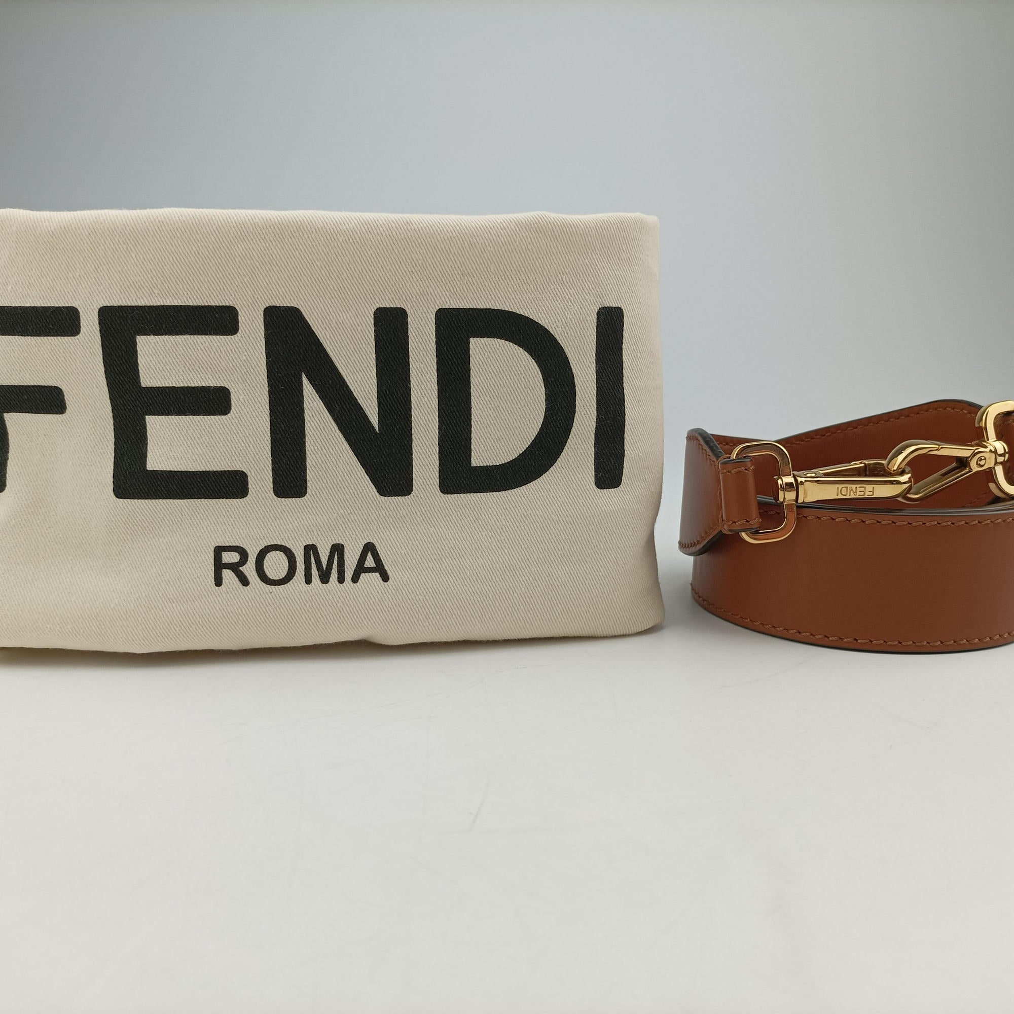 Pre-owned Fendi Sunshine Brown Leather 8BH372 shoulderbag | stylenewstar