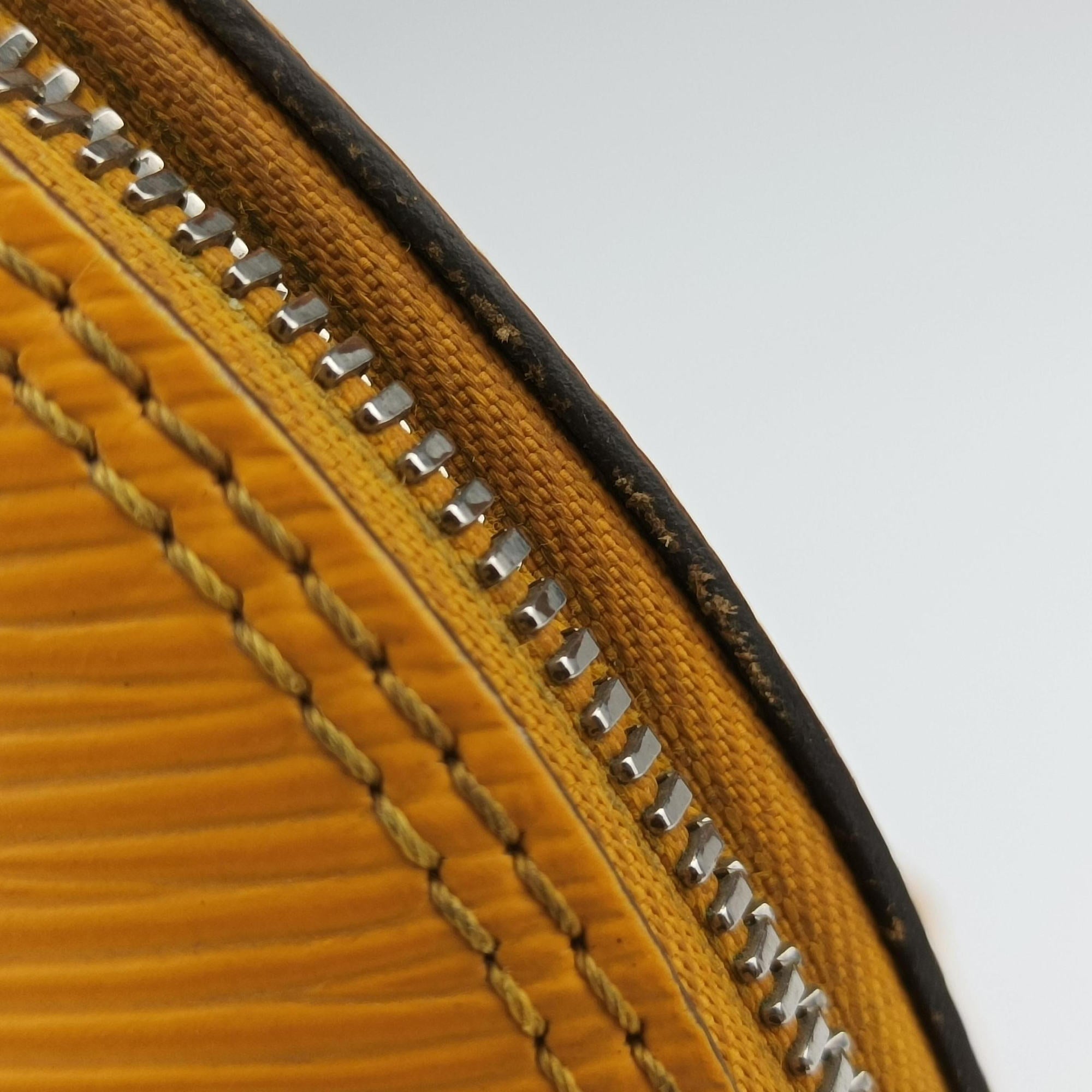 Pre-owned Louis Vuitton Alma PM MIMOSA EPI M40951 handbag | stylenewstar