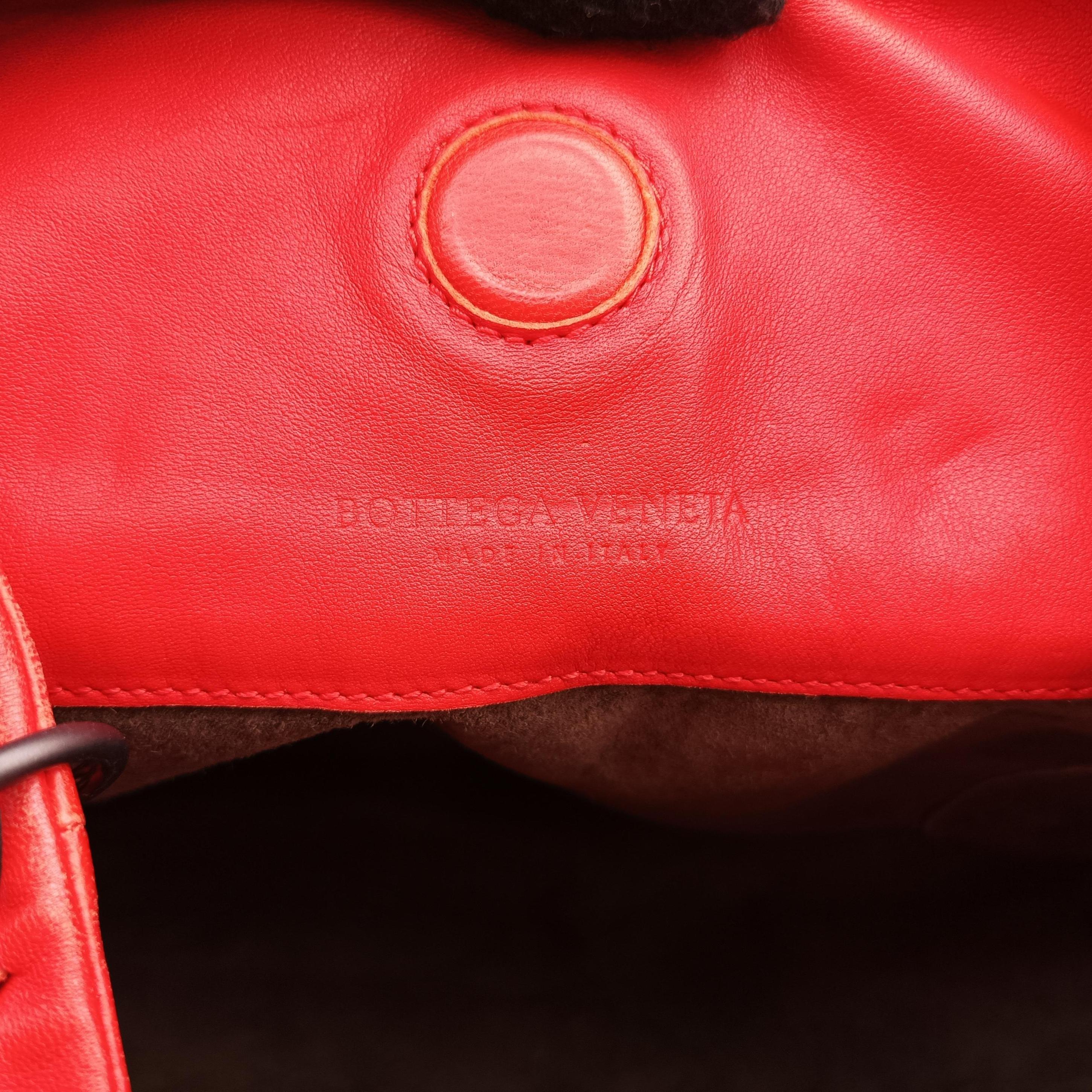 Pre-owned Bottega Veneta CAMPANA Intrecciato Red lambskin  shoulderbag | stylenewstar