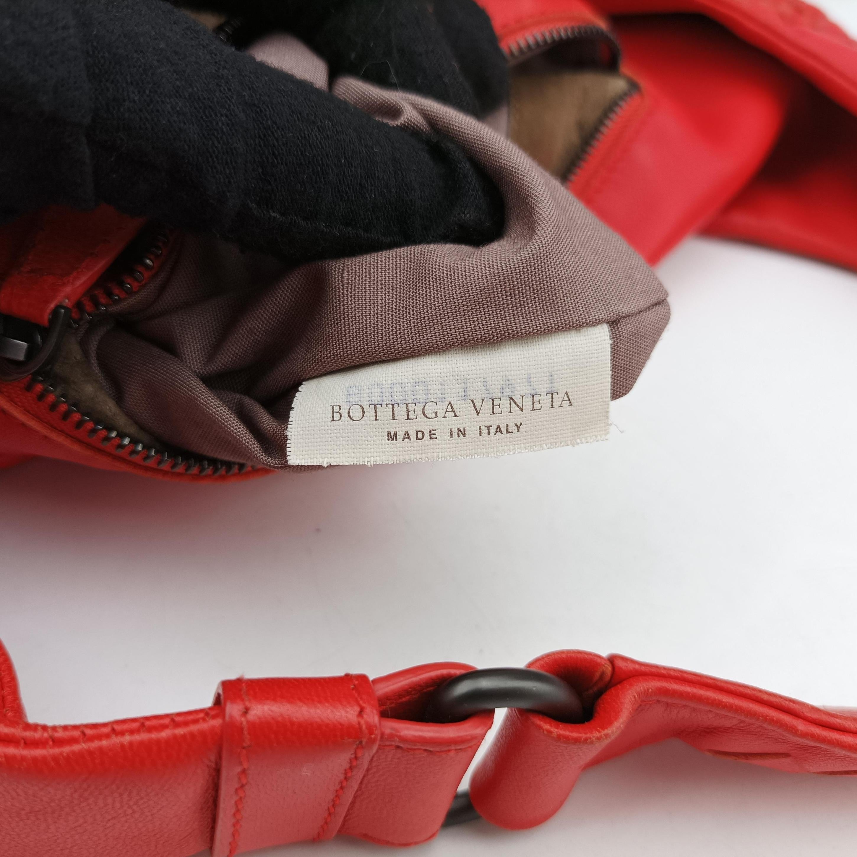 Pre-owned Bottega Veneta CAMPANA Intrecciato Red lambskin  shoulderbag | stylenewstar