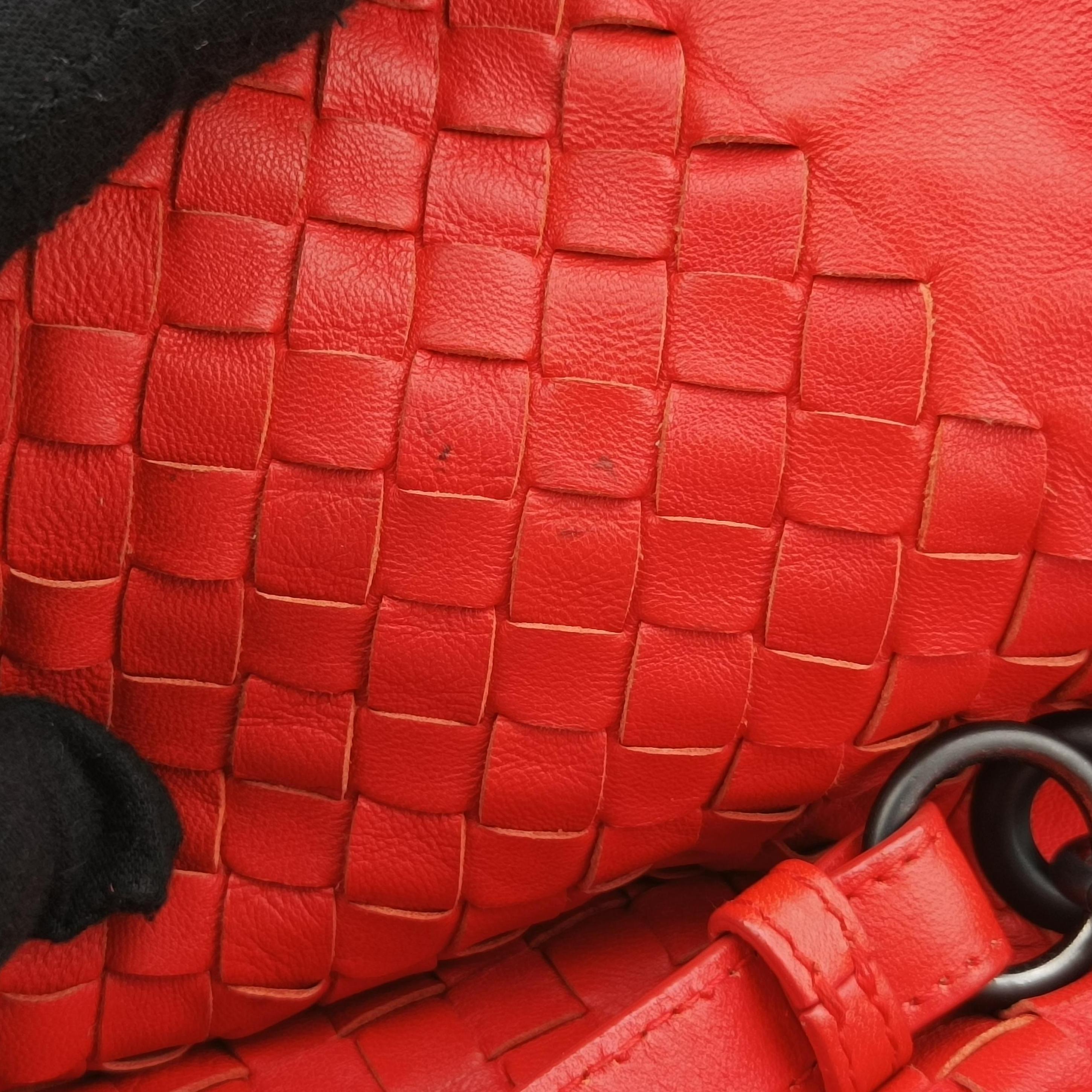 Pre-owned Bottega Veneta CAMPANA Intrecciato Red lambskin  shoulderbag | stylenewstar