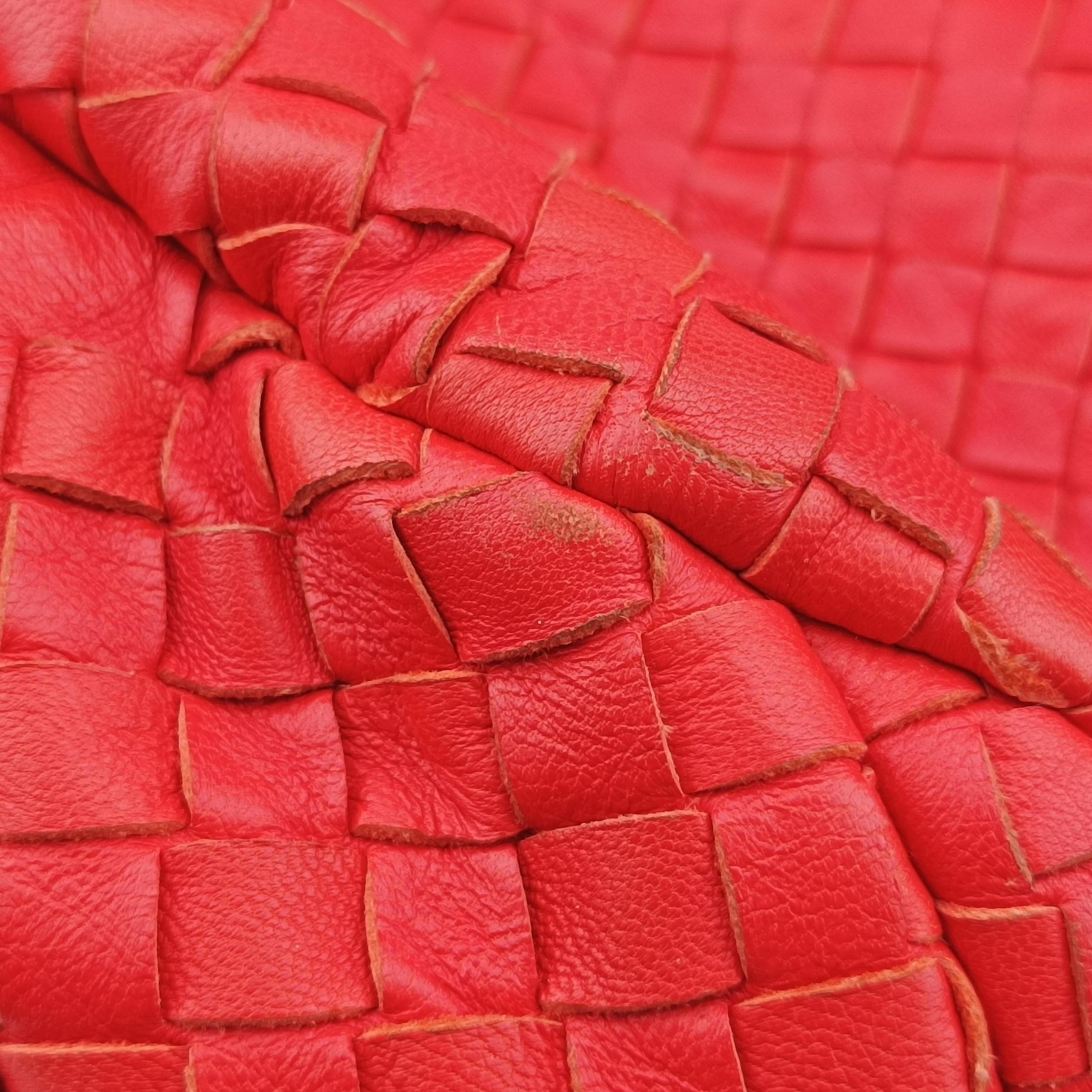 Pre-owned Bottega Veneta CAMPANA Intrecciato Red lambskin  shoulderbag | stylenewstar