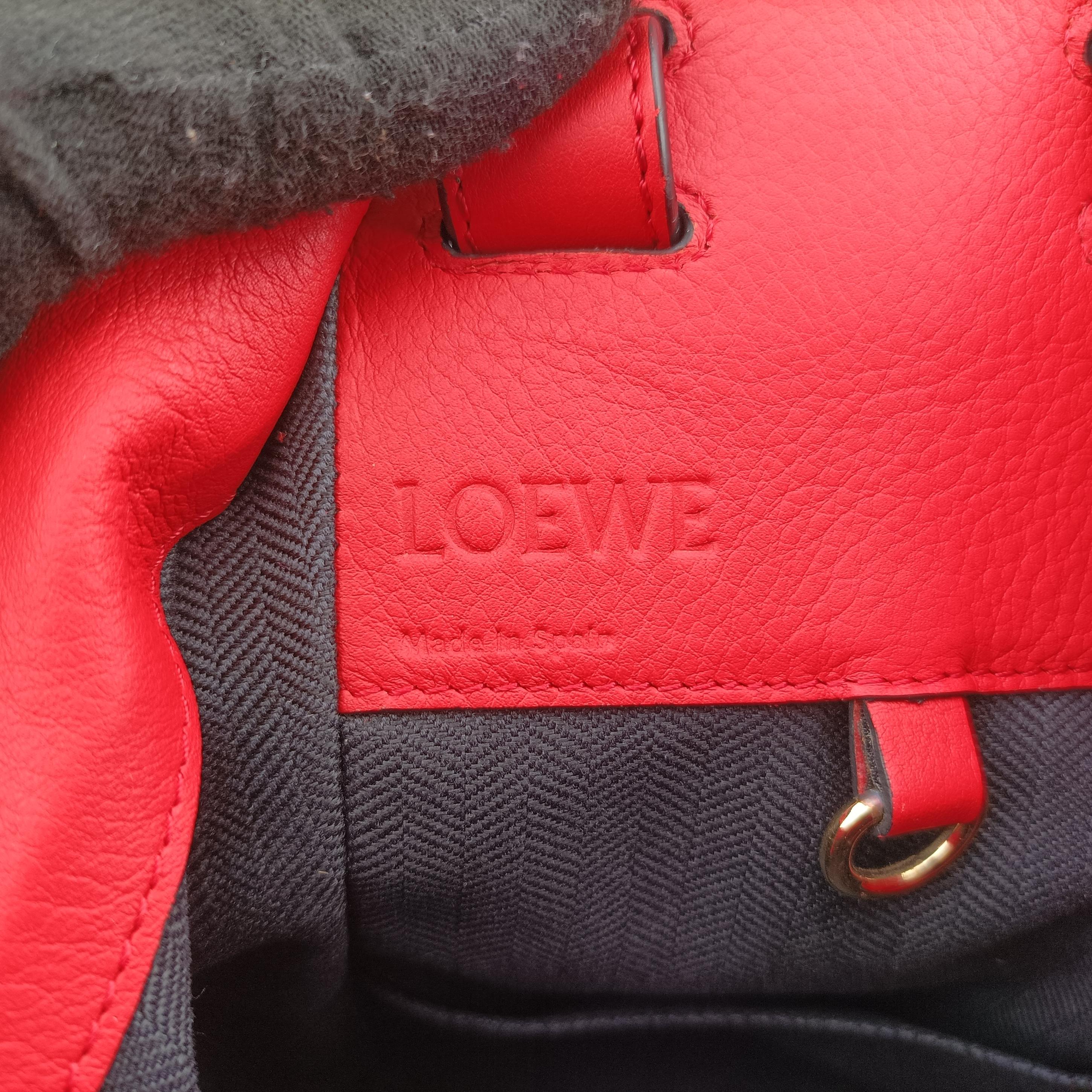 Pre-owned Loewe Hammock Red Leather  shoulderbag | stylenewstar