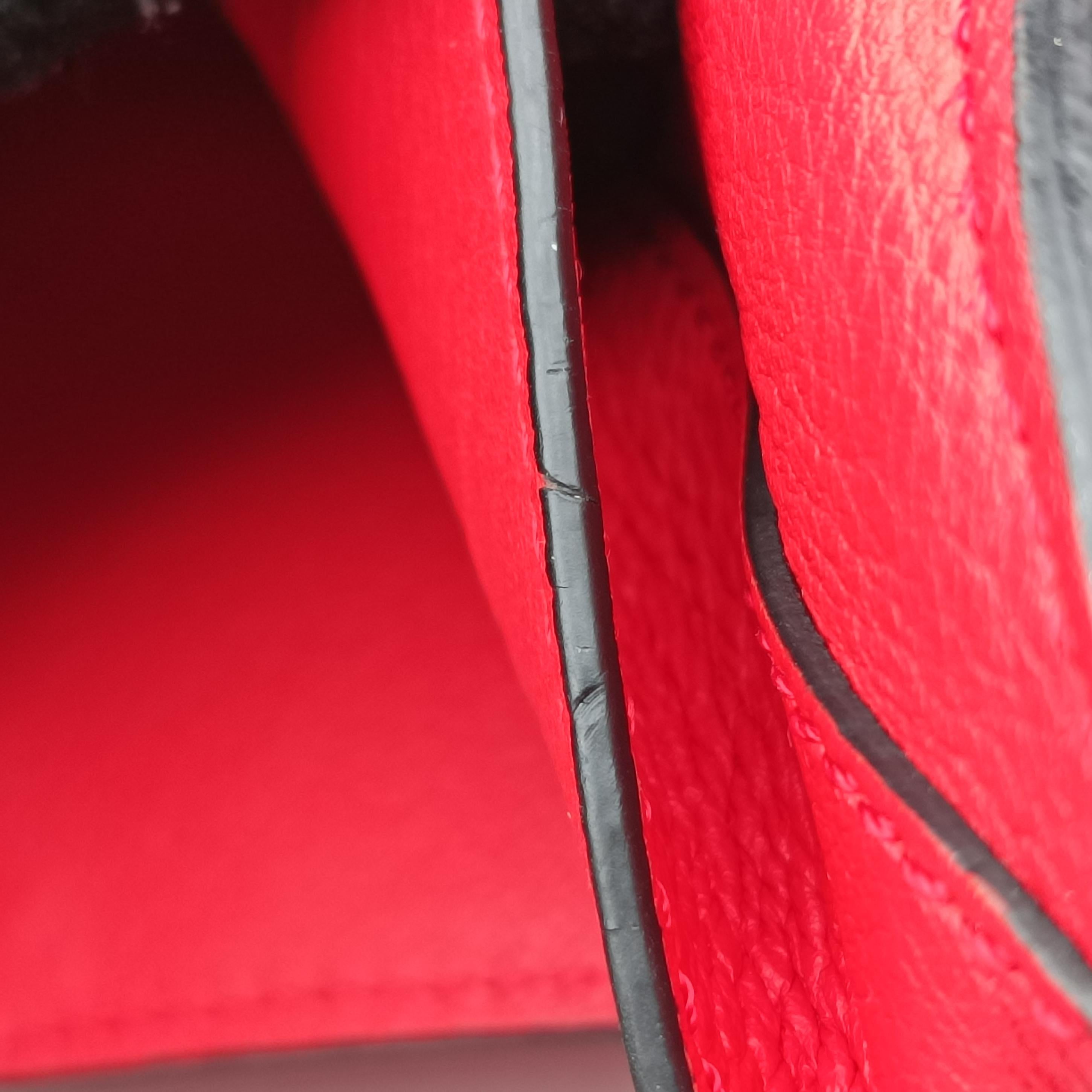 Pre-owned Loewe Hammock Red Leather  shoulderbag | stylenewstar