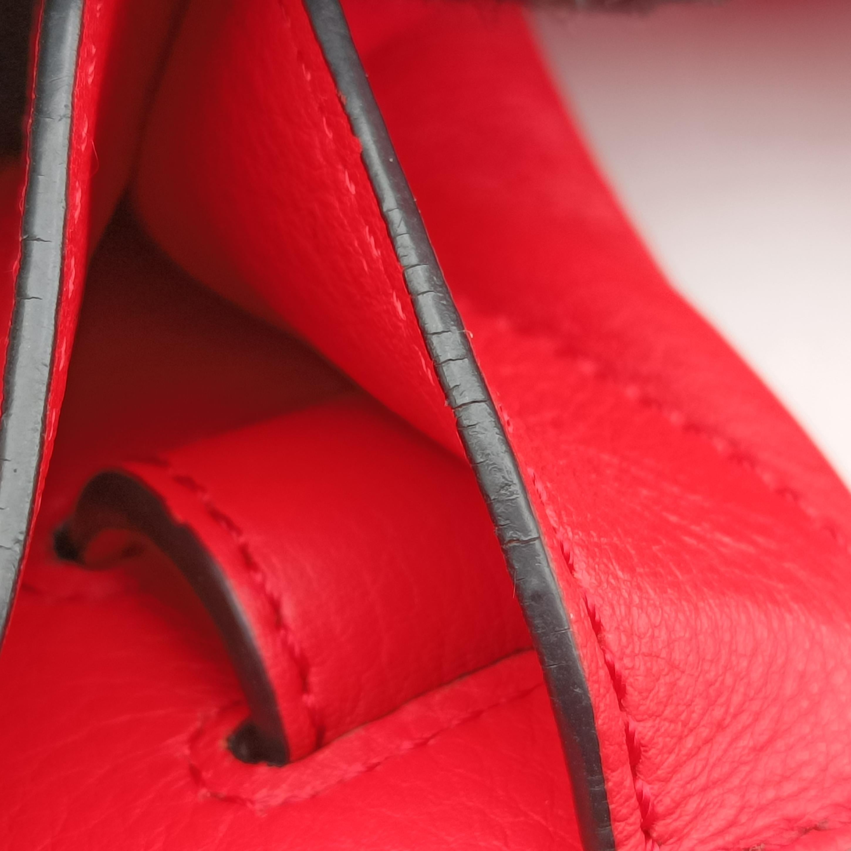 Pre-owned Loewe Hammock Red Leather  shoulderbag | stylenewstar