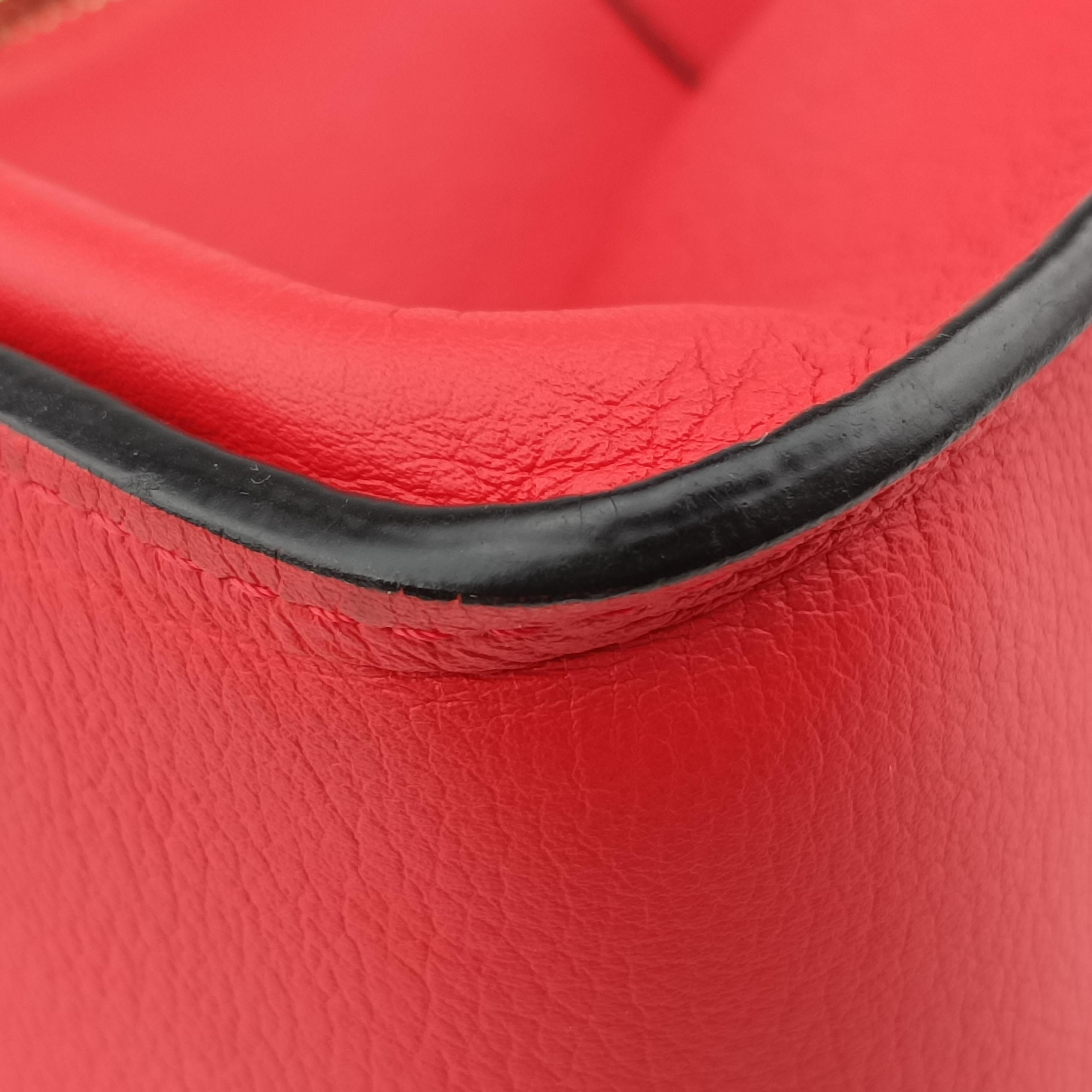 Pre-owned Loewe Hammock Red Leather  shoulderbag | stylenewstar