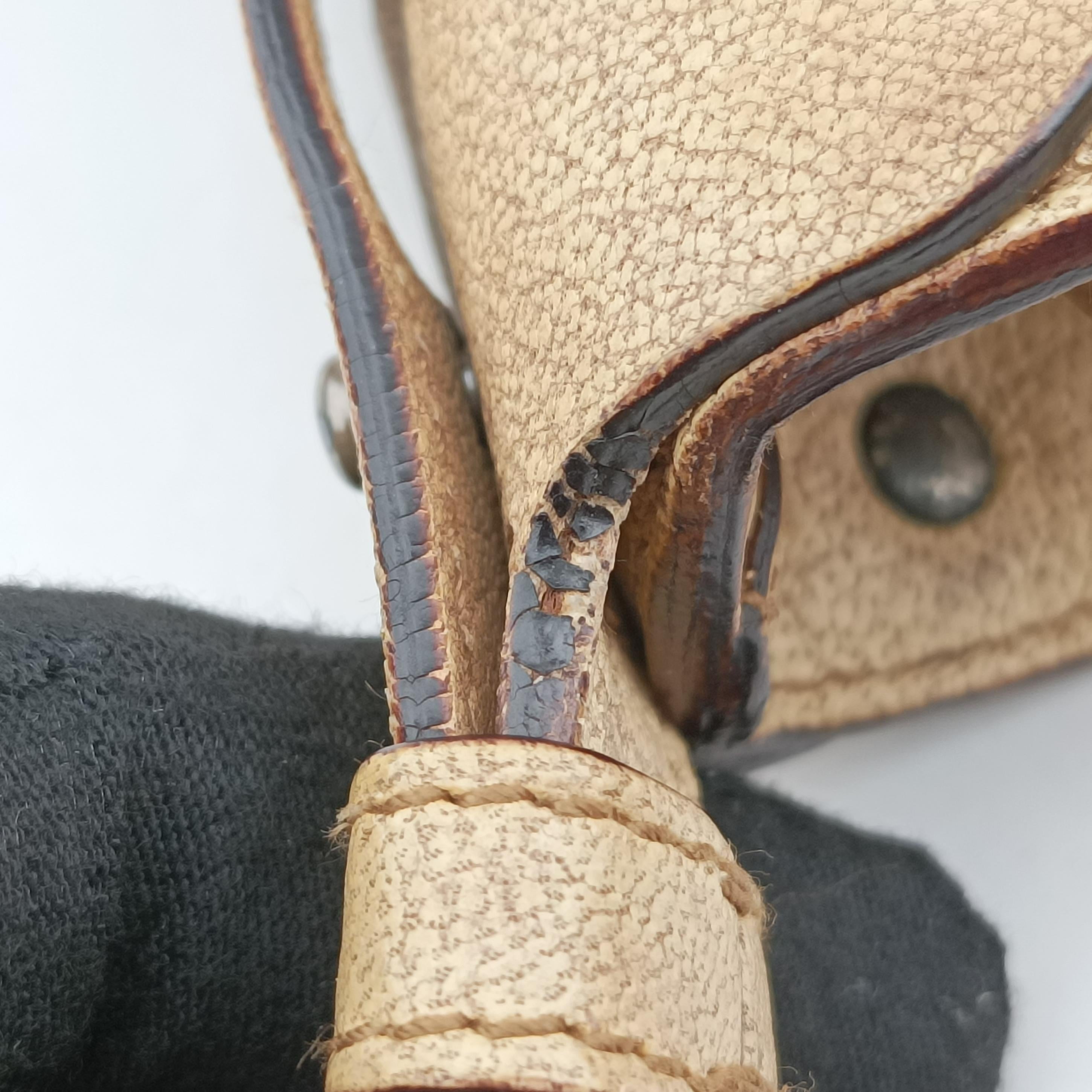 Pre-owned Yves Saint Laurent Mombasa beige Leather  handbag | stylenewstar