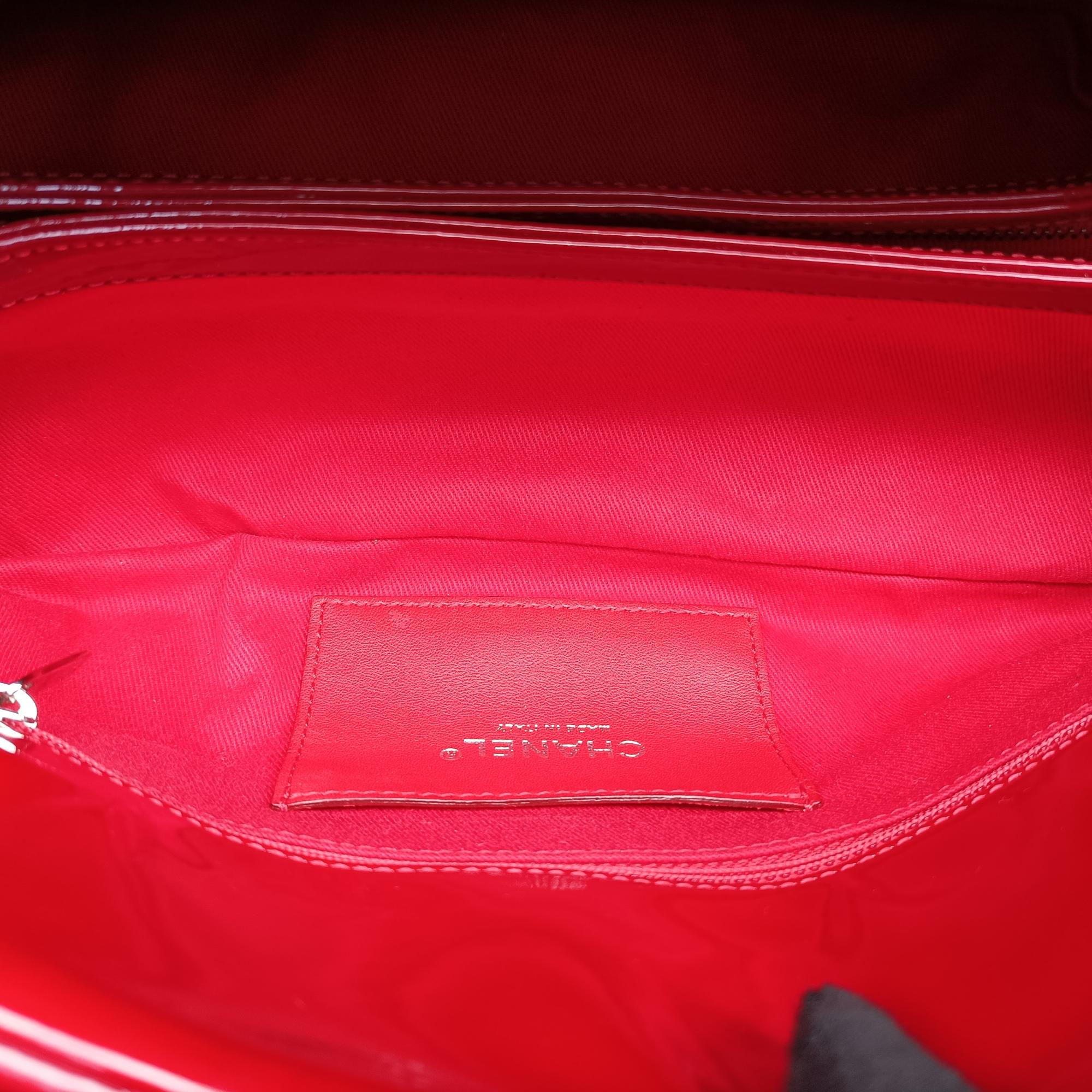 Pre-owned Chanel Mademoiselle Bowling Red Patent A50557 shoulderbag | stylenewstar