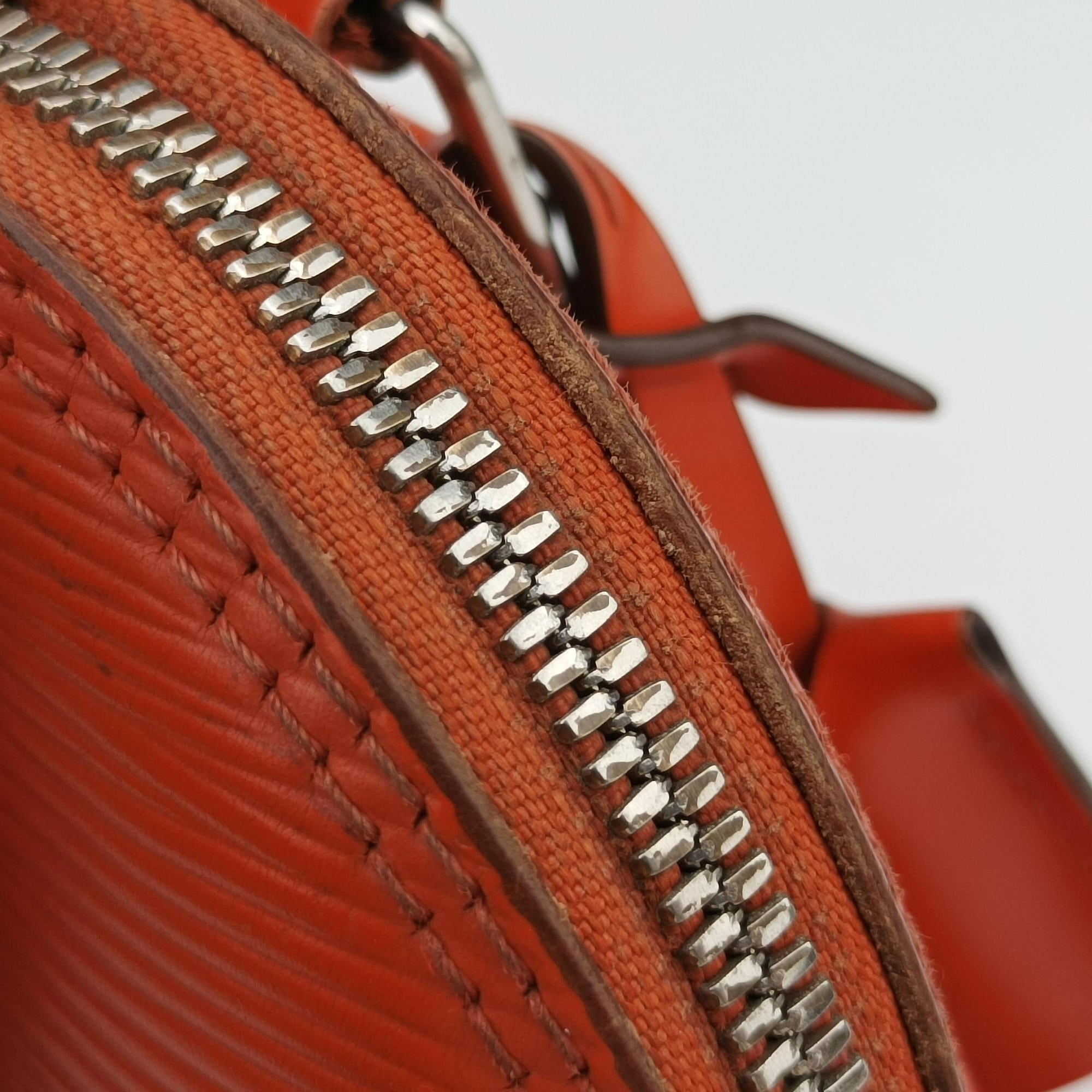 Pre-owned Louis Vuitton Alma BB PIMENT Epi M40854 shoulderbag | stylenewstar