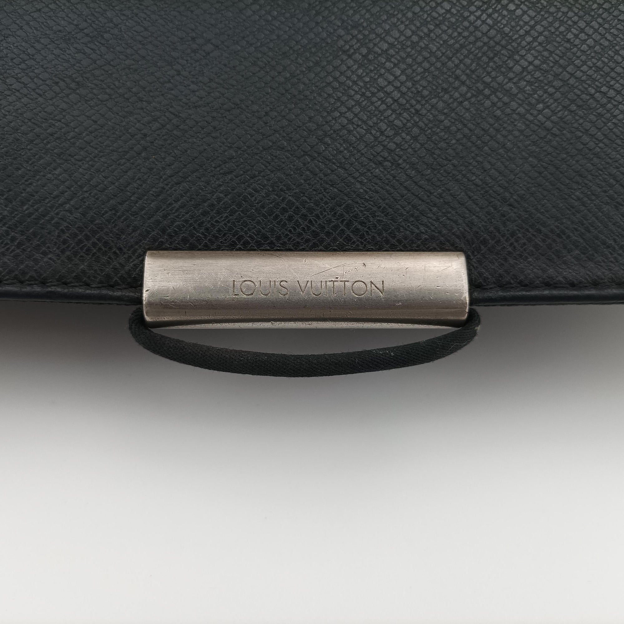 Pre-owned Louis Vuitton Viktor Ardoise Taiga x canvas M30142 shoulderbag | stylenewstar