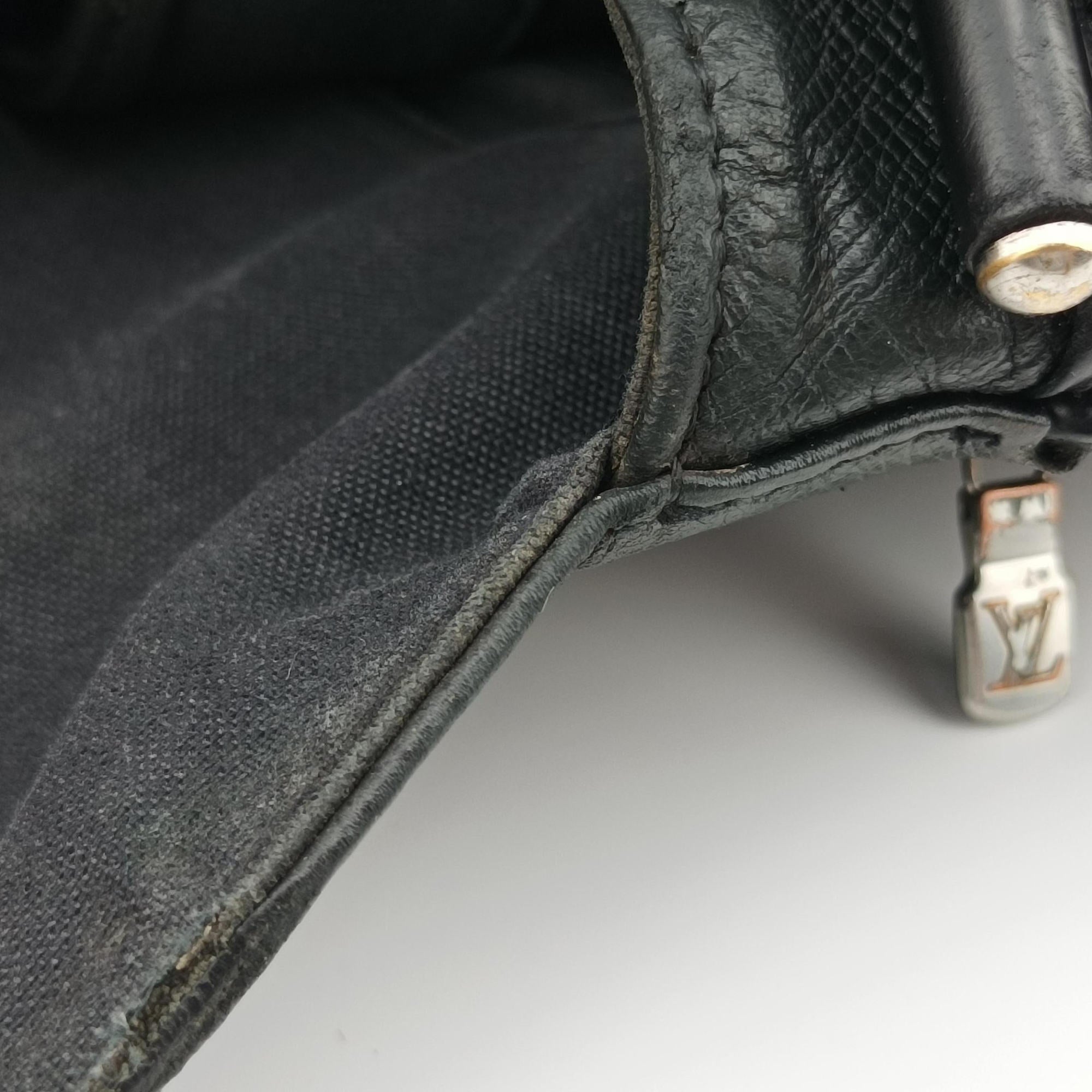 Pre-owned Louis Vuitton Viktor Ardoise Taiga x canvas M30142 shoulderbag | stylenewstar