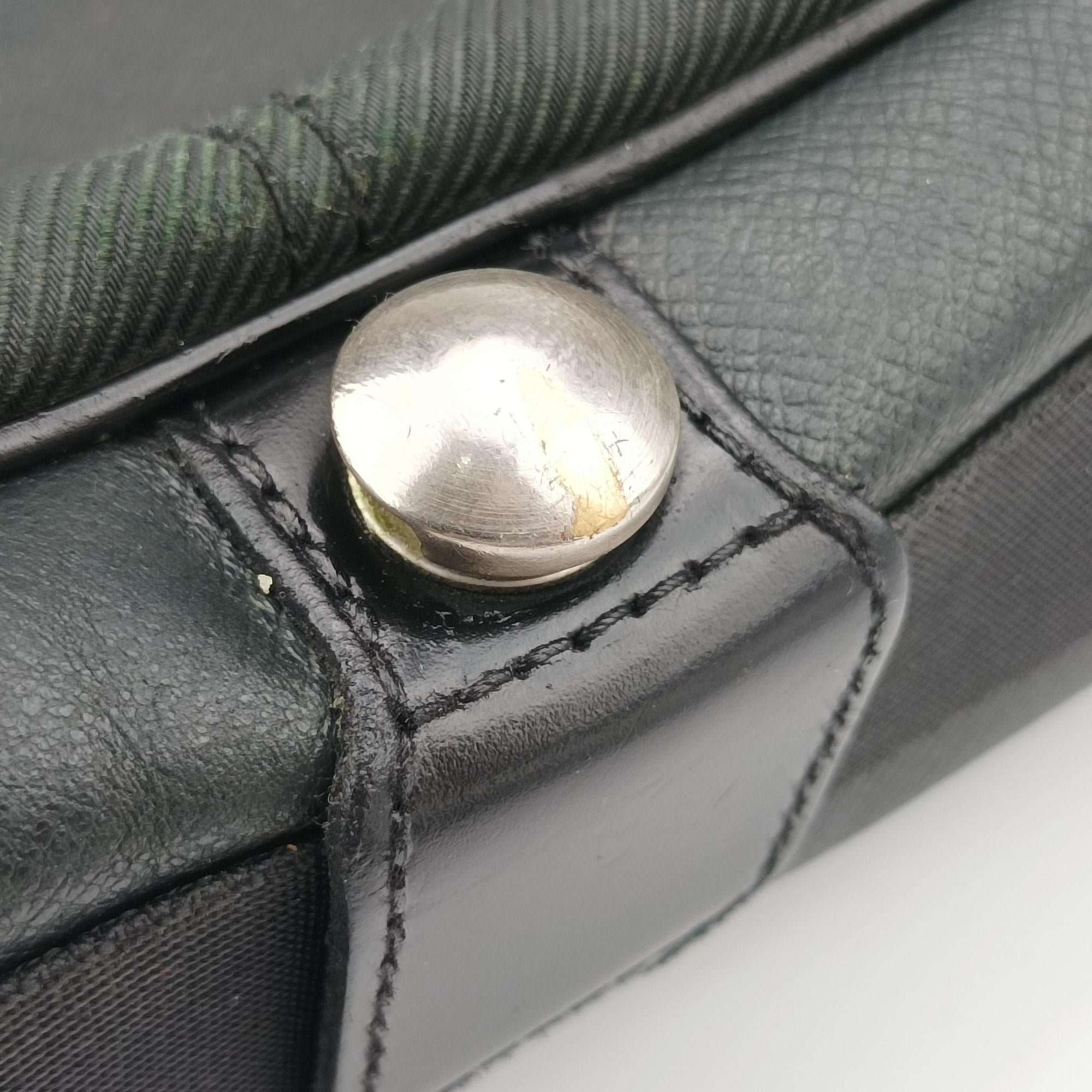 Pre-owned Louis Vuitton Viktor Ardoise Taiga x canvas M30142 shoulderbag | stylenewstar