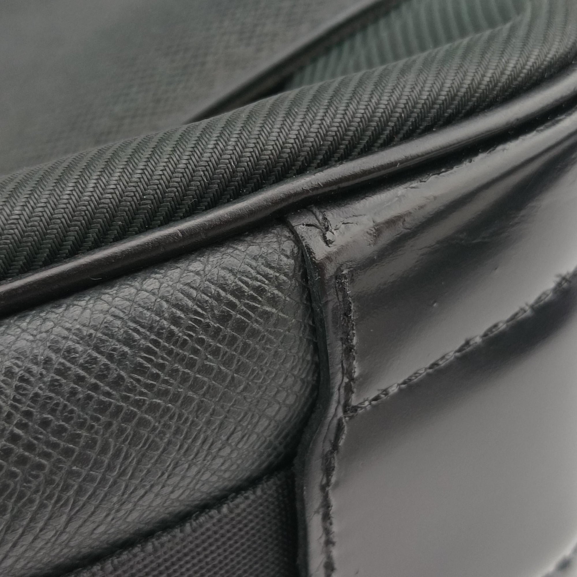 Pre-owned Louis Vuitton Viktor Ardoise Taiga x canvas M30142 shoulderbag | stylenewstar