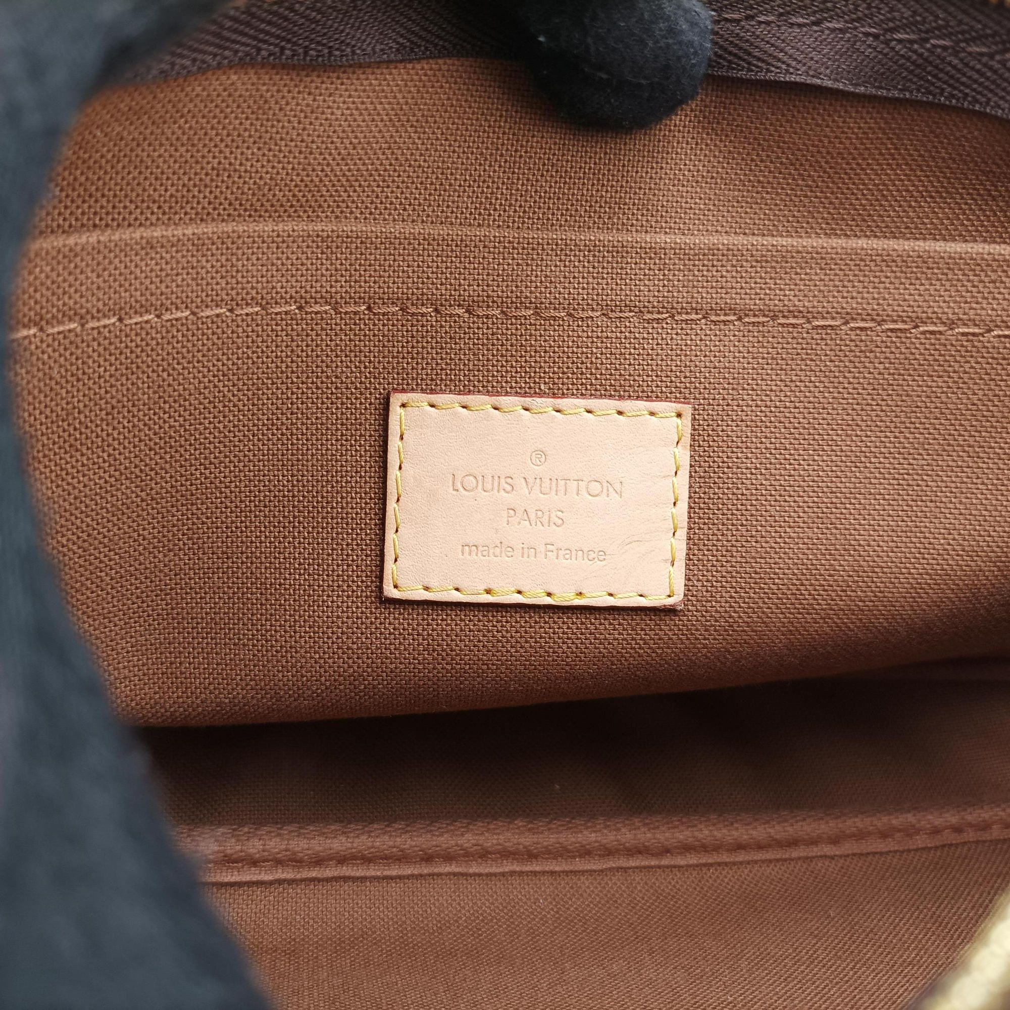 Vintage Louis Vuitton MULTI POCHETTE ACCESSOIRES MARRON×KHAKI Monogram Canvas M44840 shoulderbag | stylenewstar