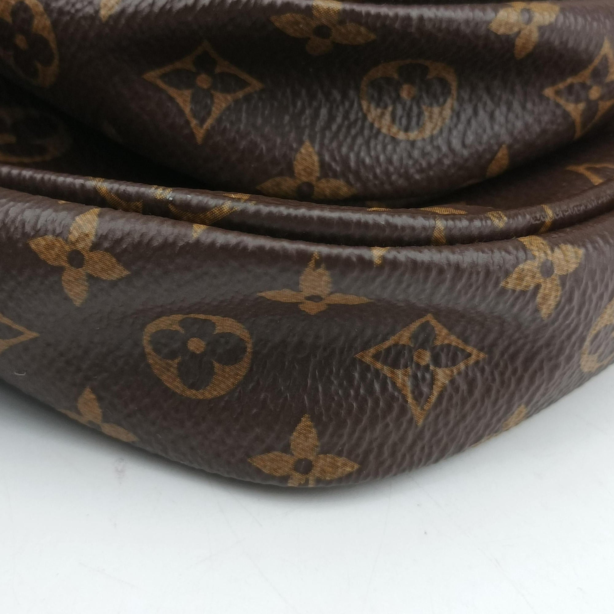 Vintage Louis Vuitton MULTI POCHETTE ACCESSOIRES MARRON×KHAKI Monogram Canvas M44840 shoulderbag | stylenewstar