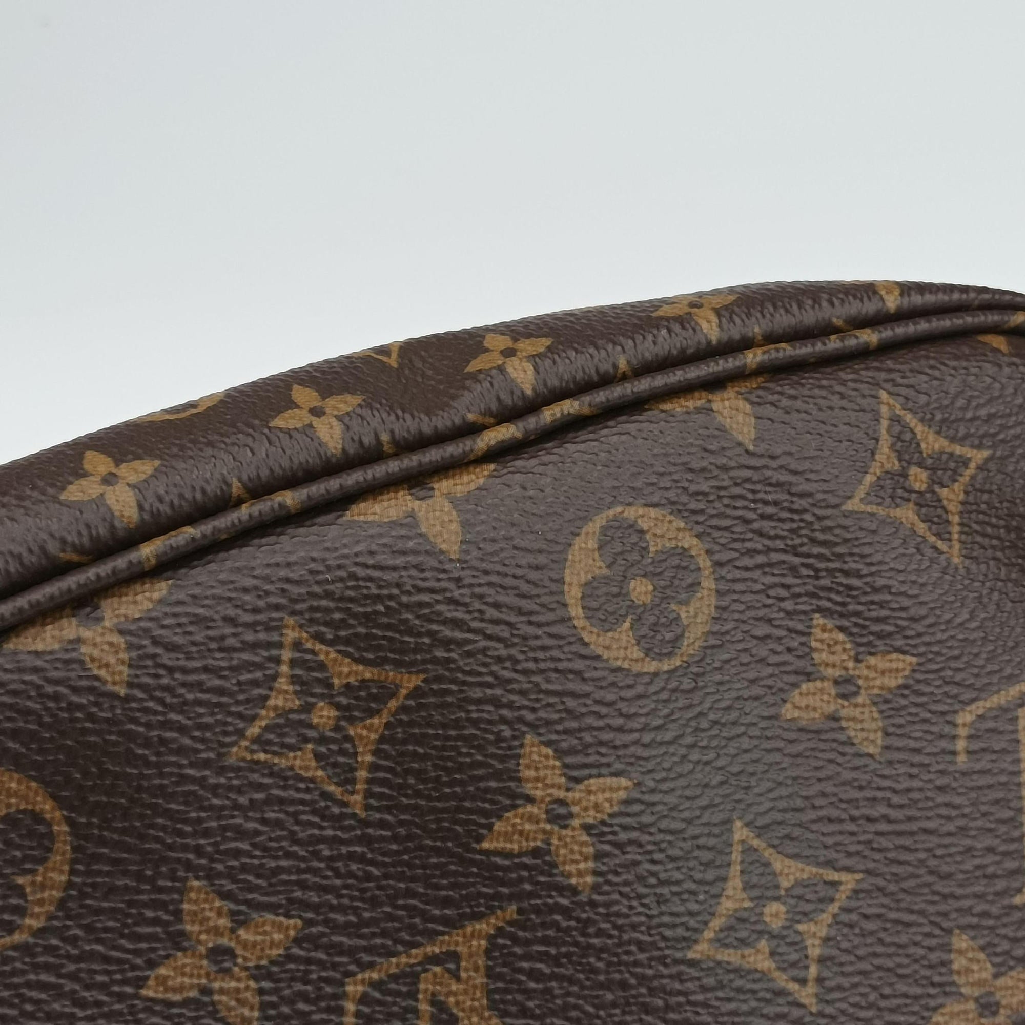Vintage Louis Vuitton MULTI POCHETTE ACCESSOIRES MARRON×KHAKI Monogram Canvas M44840 shoulderbag | stylenewstar
