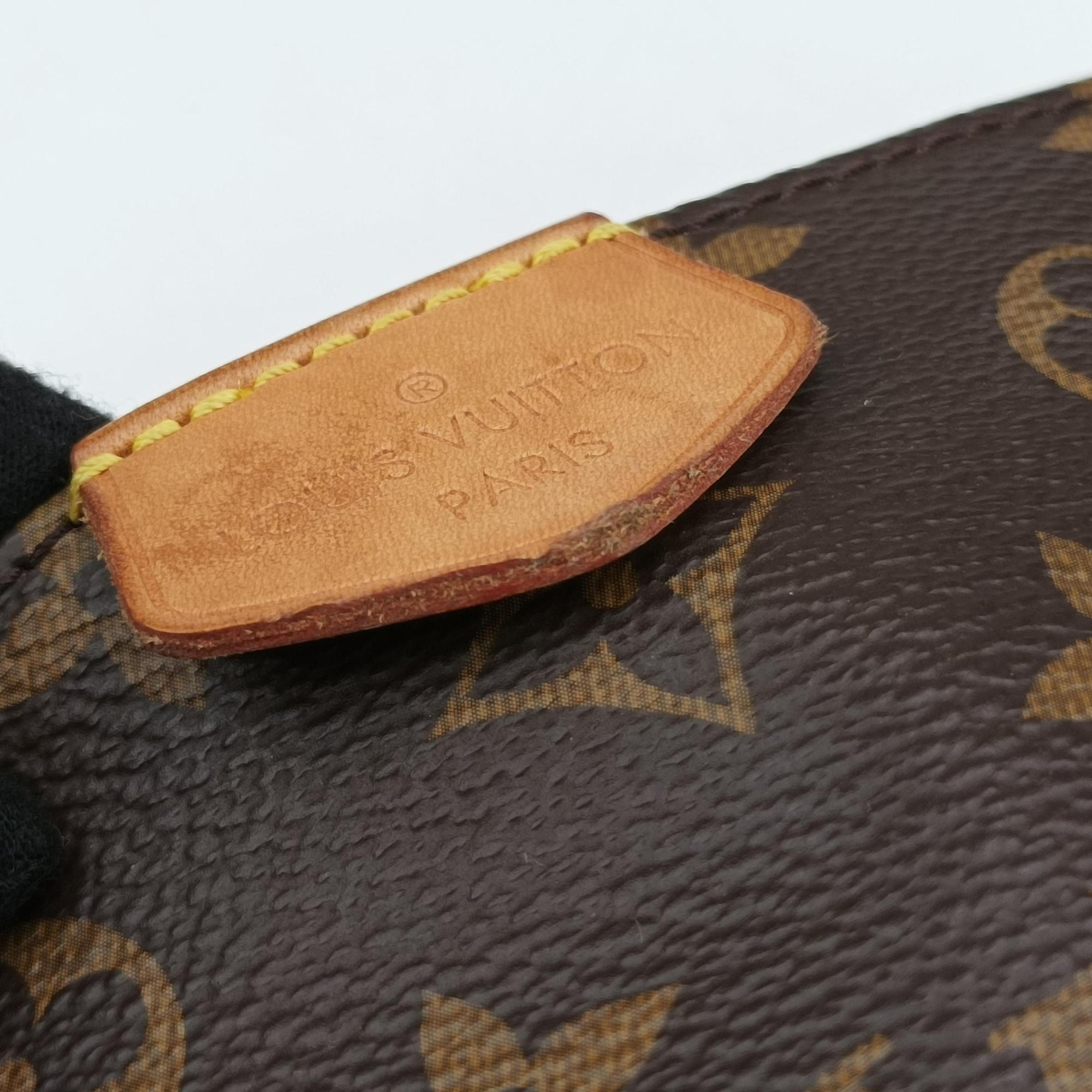 Vintage Louis Vuitton MULTI POCHETTE ACCESSOIRES MARRON×KHAKI Monogram Canvas M44840 shoulderbag | stylenewstar