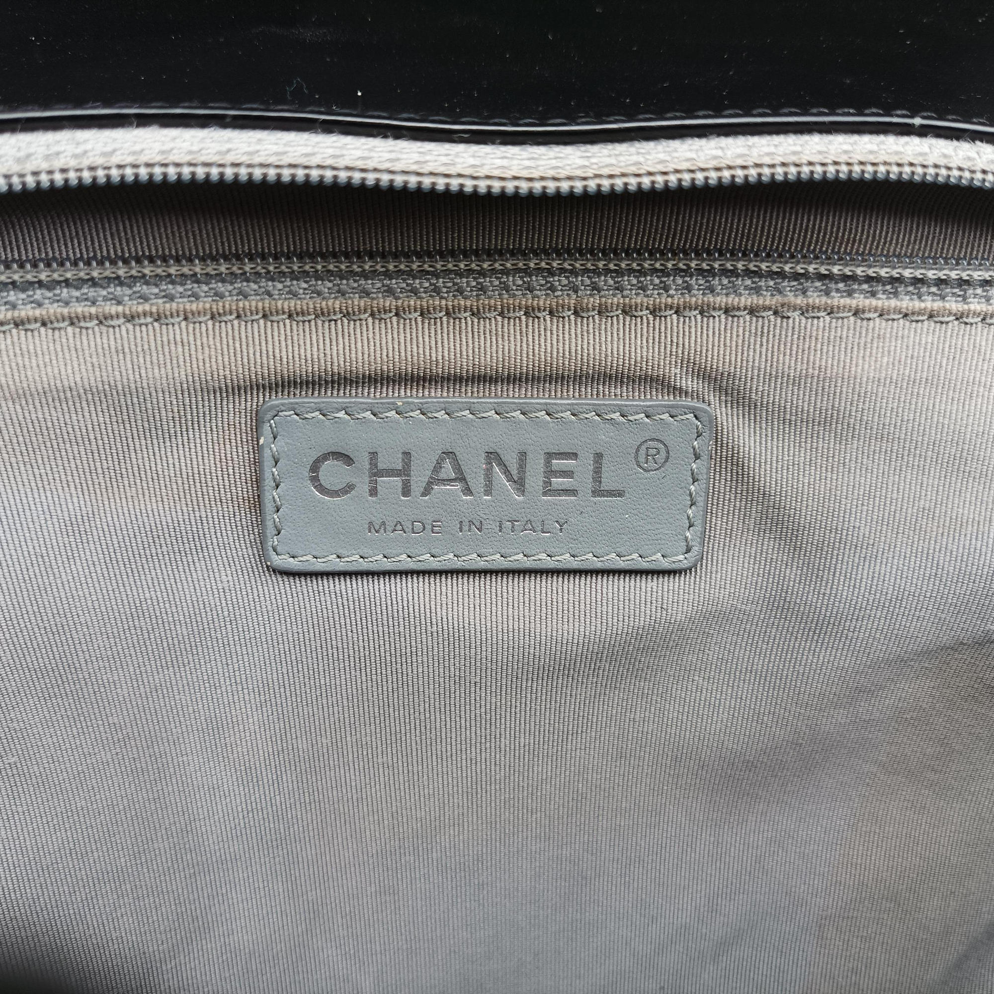 Pre-owned Chanel BOY CHANEL Black Patent A67021 shoulderbag | stylenewstar