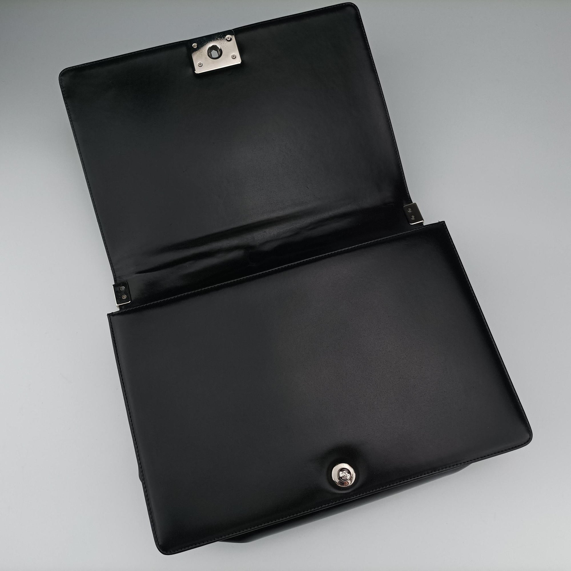 Pre-owned Chanel BOY CHANEL Black Patent A67021 shoulderbag | stylenewstar