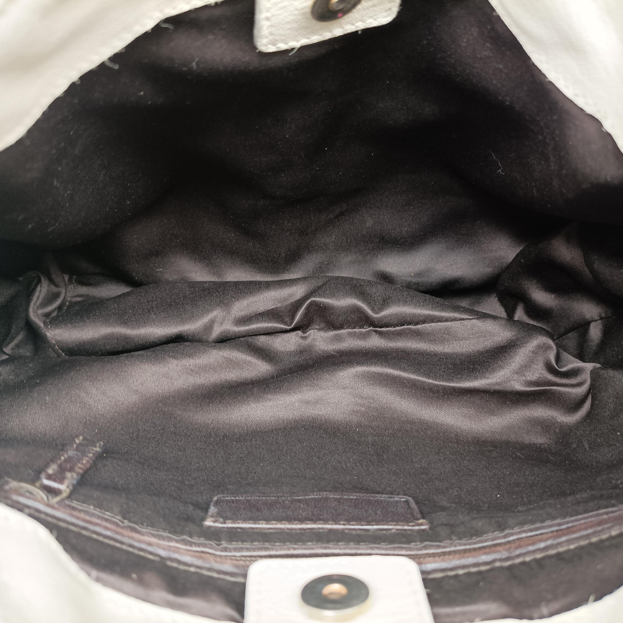 Pre-owned Yves Saint Laurent Saharienne White Leather 139259 shoulderbag | stylenewstar
