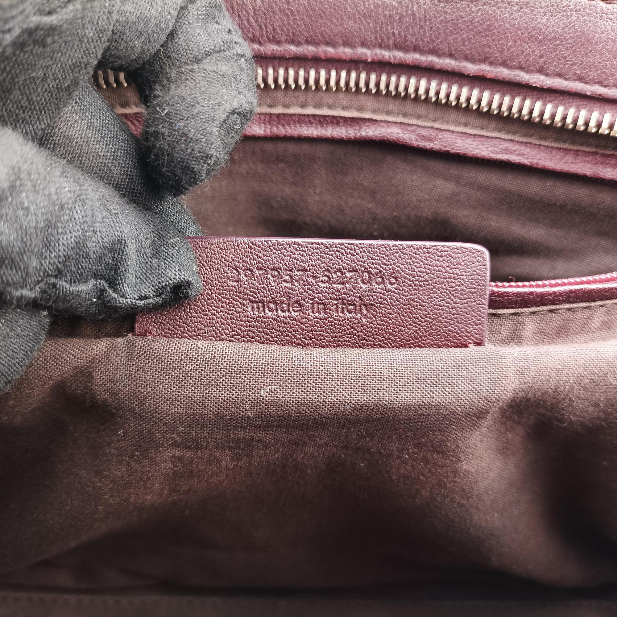 Secondhand Yves Saint Laurent Small Cabas Chyc Purple Leather 297957 shoulderbag | stylenewstar