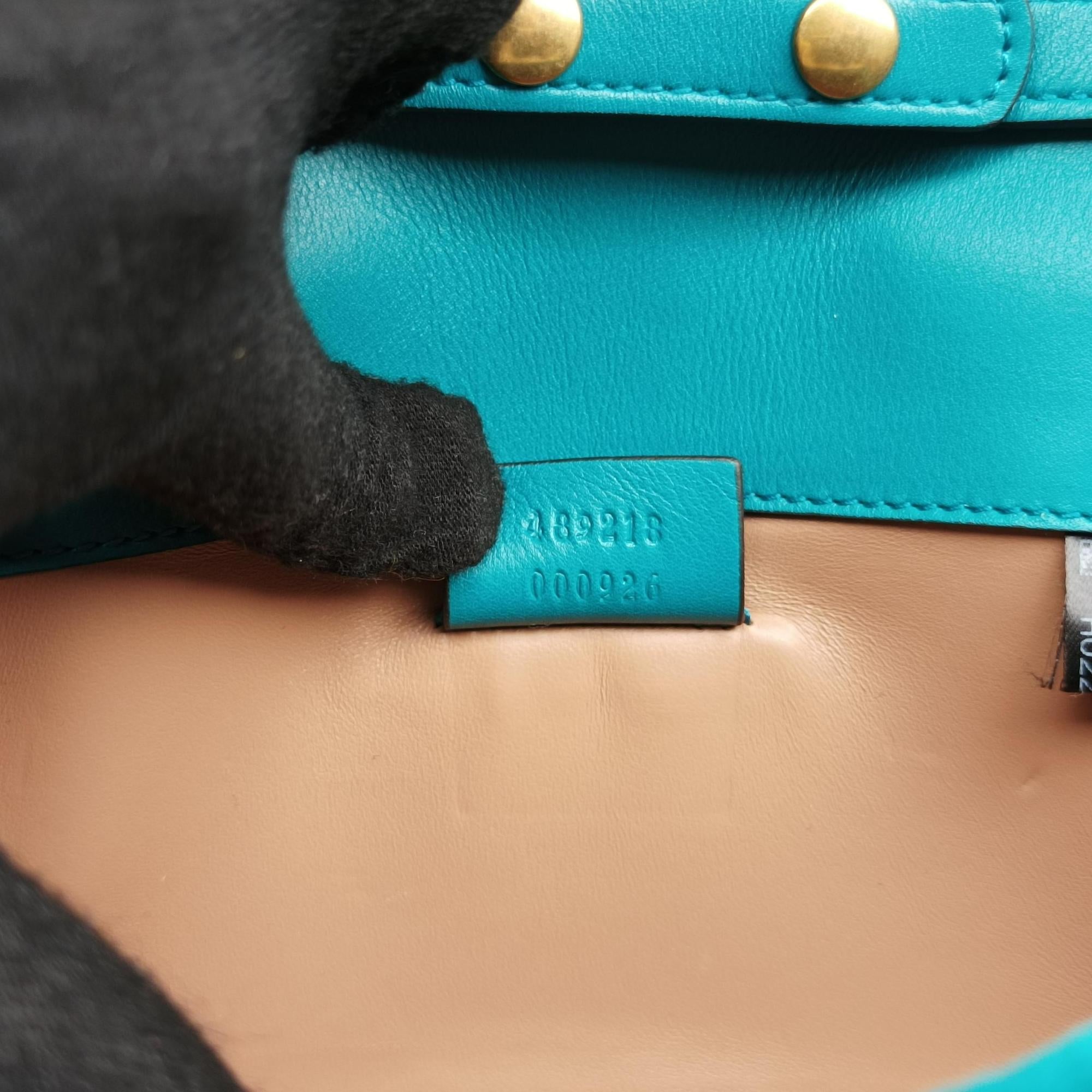 Vintage Gucci Bee Broadway Blue Velvet 489218 shoulderbag | stylenewstar