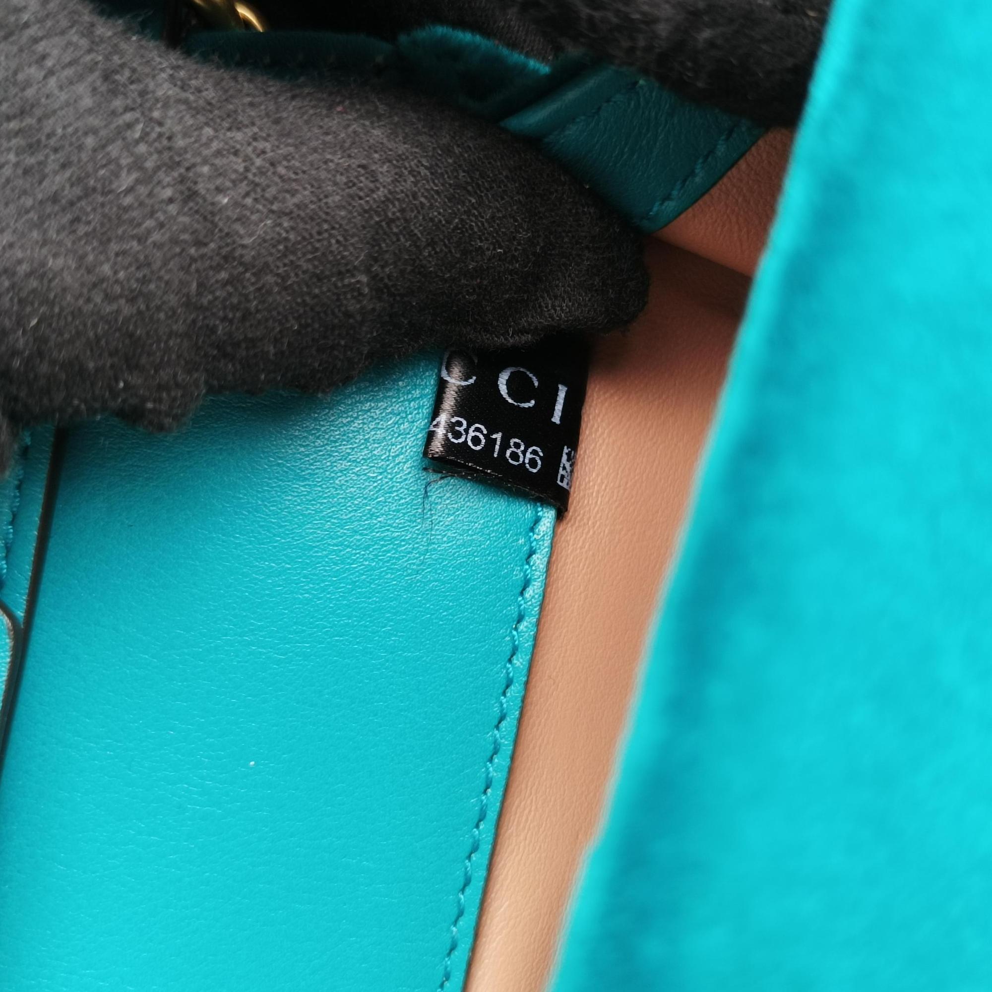 Vintage Gucci Bee Broadway Blue Velvet 489218 shoulderbag | stylenewstar