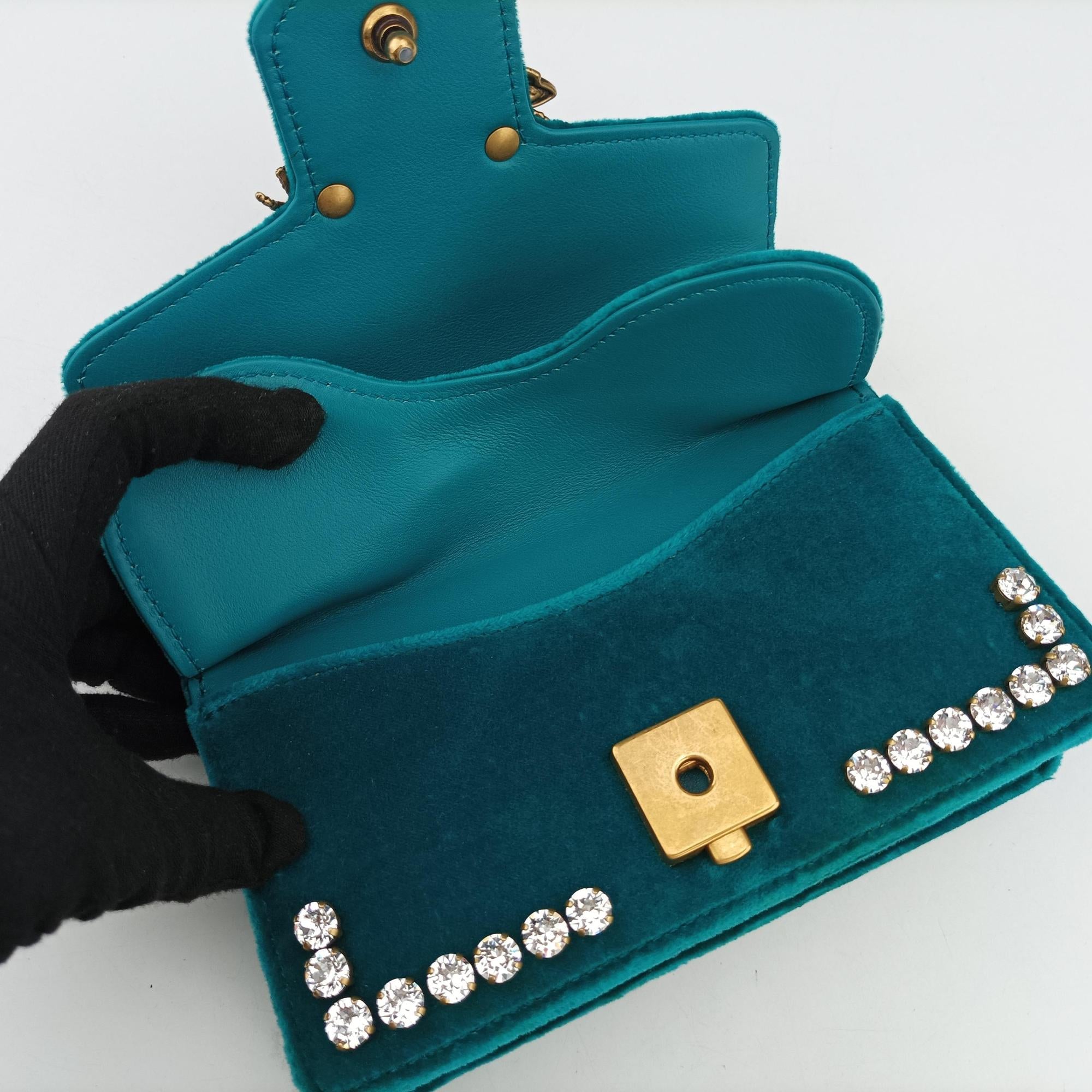 Vintage Gucci Bee Broadway Blue Velvet 489218 shoulderbag | stylenewstar