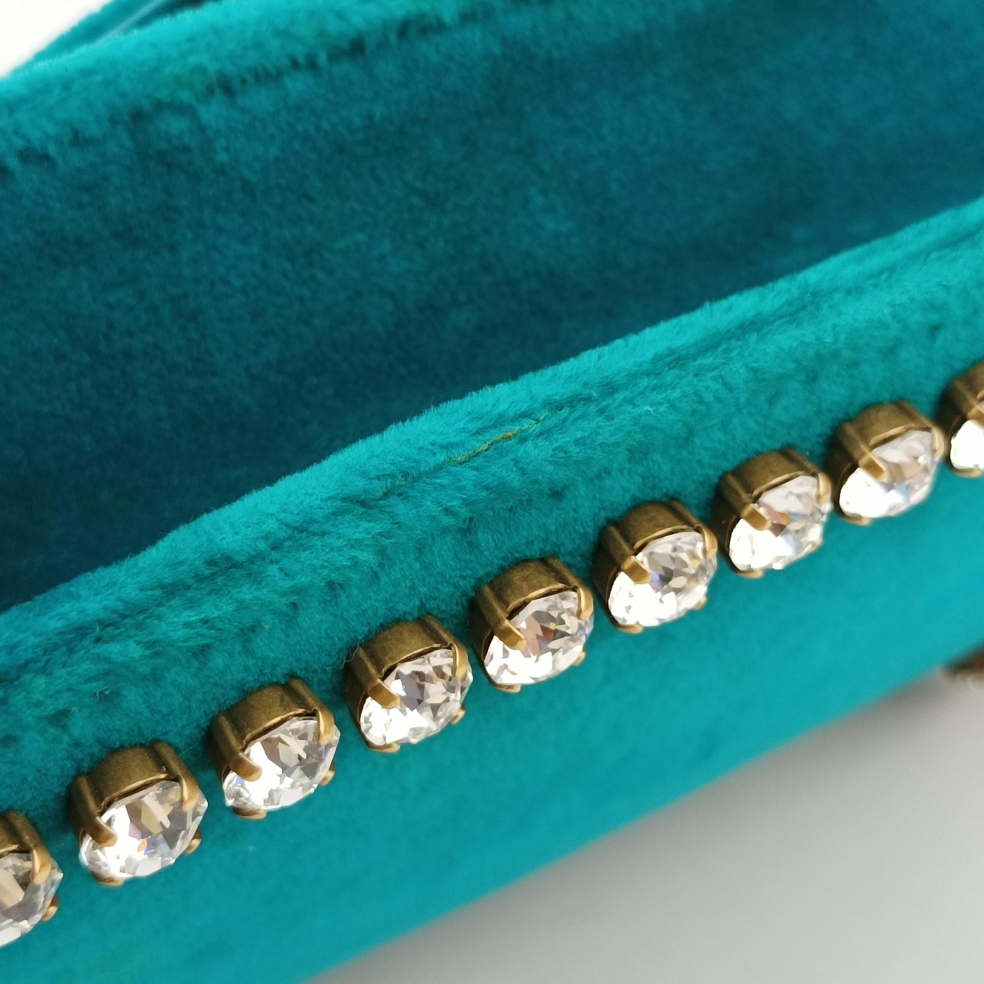 Vintage Gucci Bee Broadway Blue Velvet 489218 shoulderbag | stylenewstar