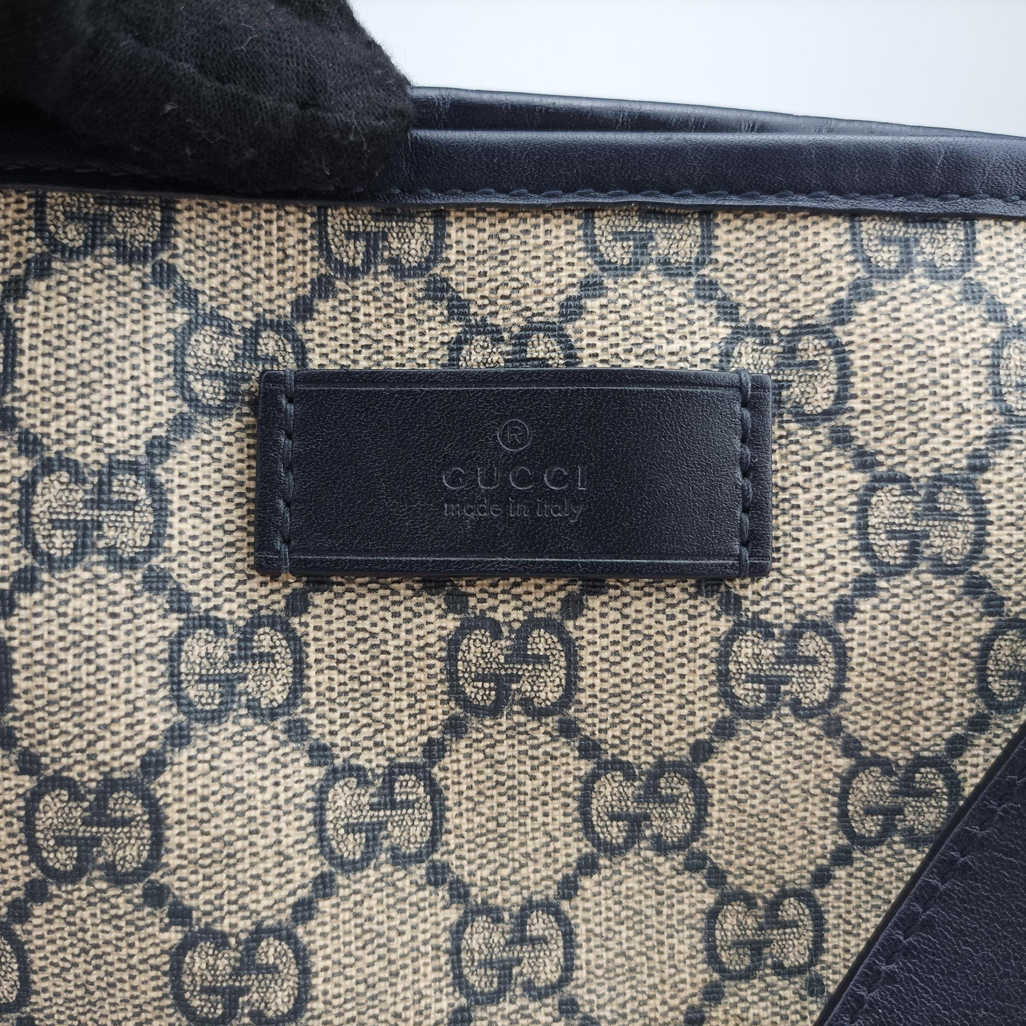 Pre-owned Gucci GG Supreme Brown×Navy PVC coated canvas×Leather 211137 handbag | stylenewstar
