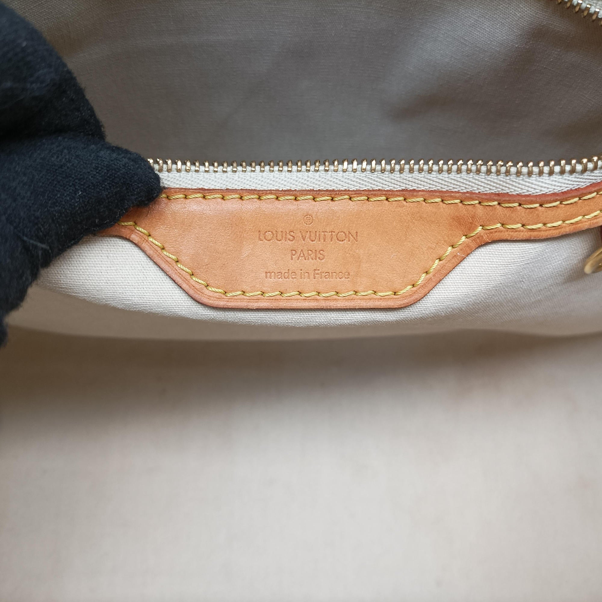 Vintage Louis Vuitton Brea MM Broncorail Vernis M91456 handbag | stylenewstar