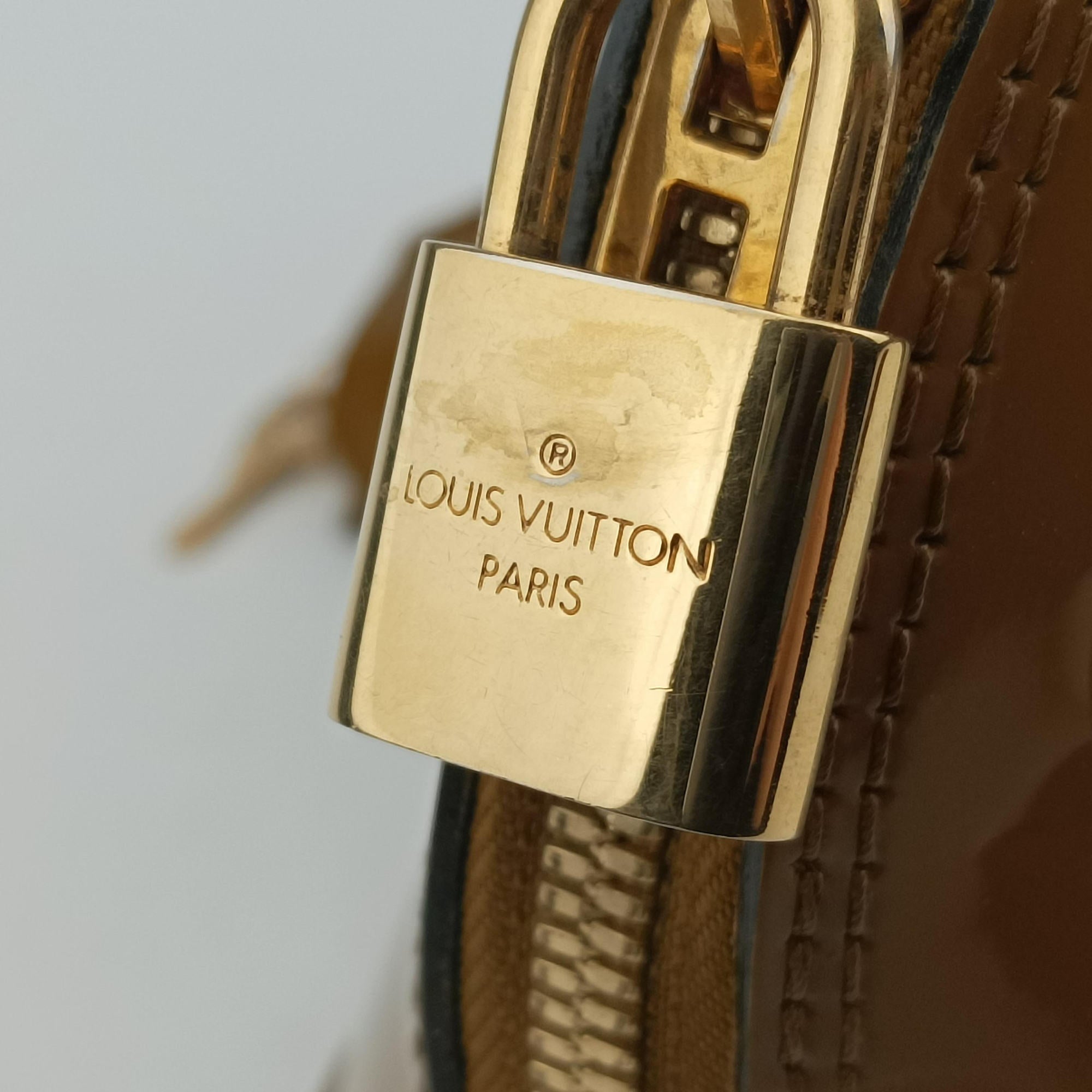 Pre-owned Louis Vuitton Alma BB brown Vernis M91585 shoulderbag | stylenewstar