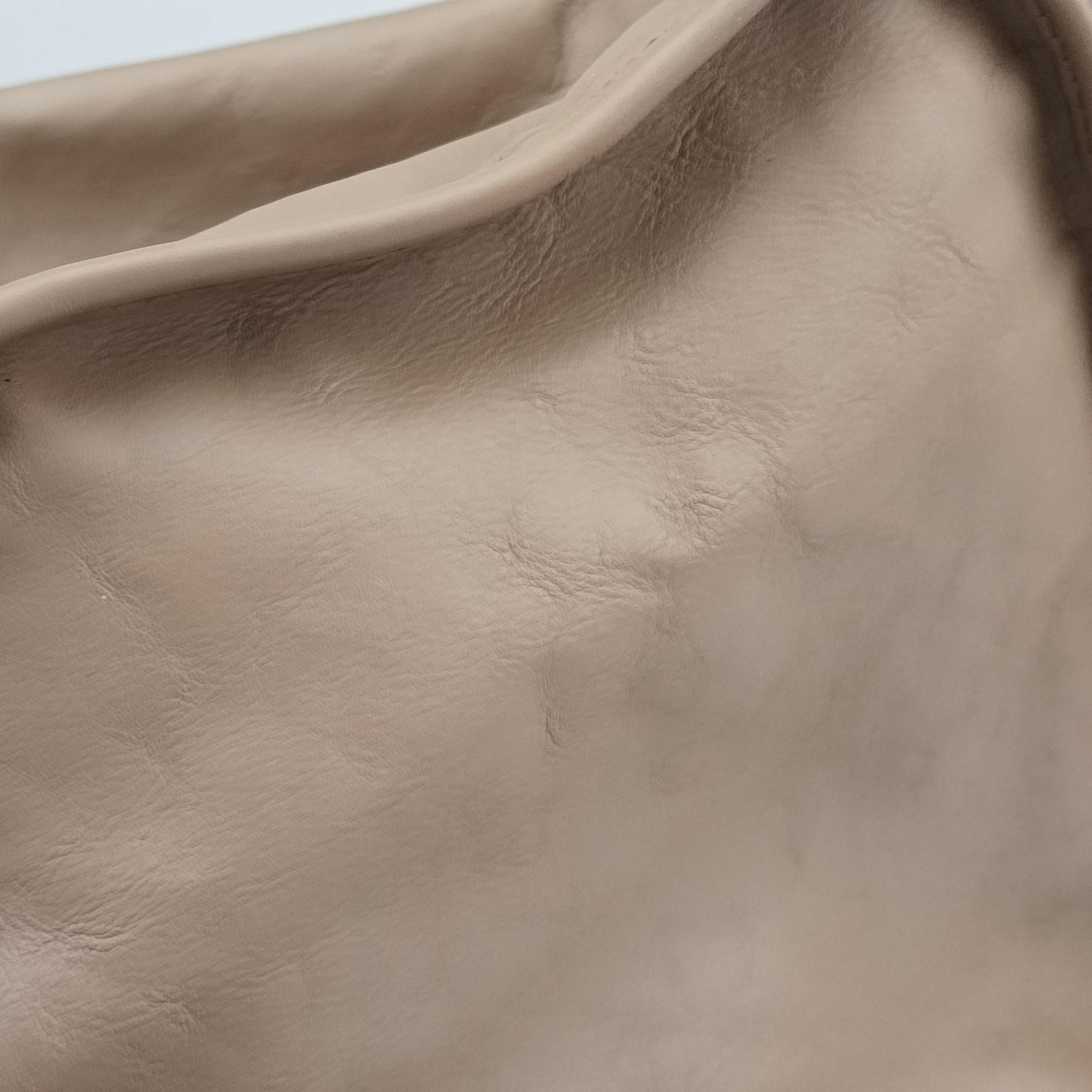 Pre-owned Gucci Soft Stirrup Beige Leather 296855 handbag | stylenewstar