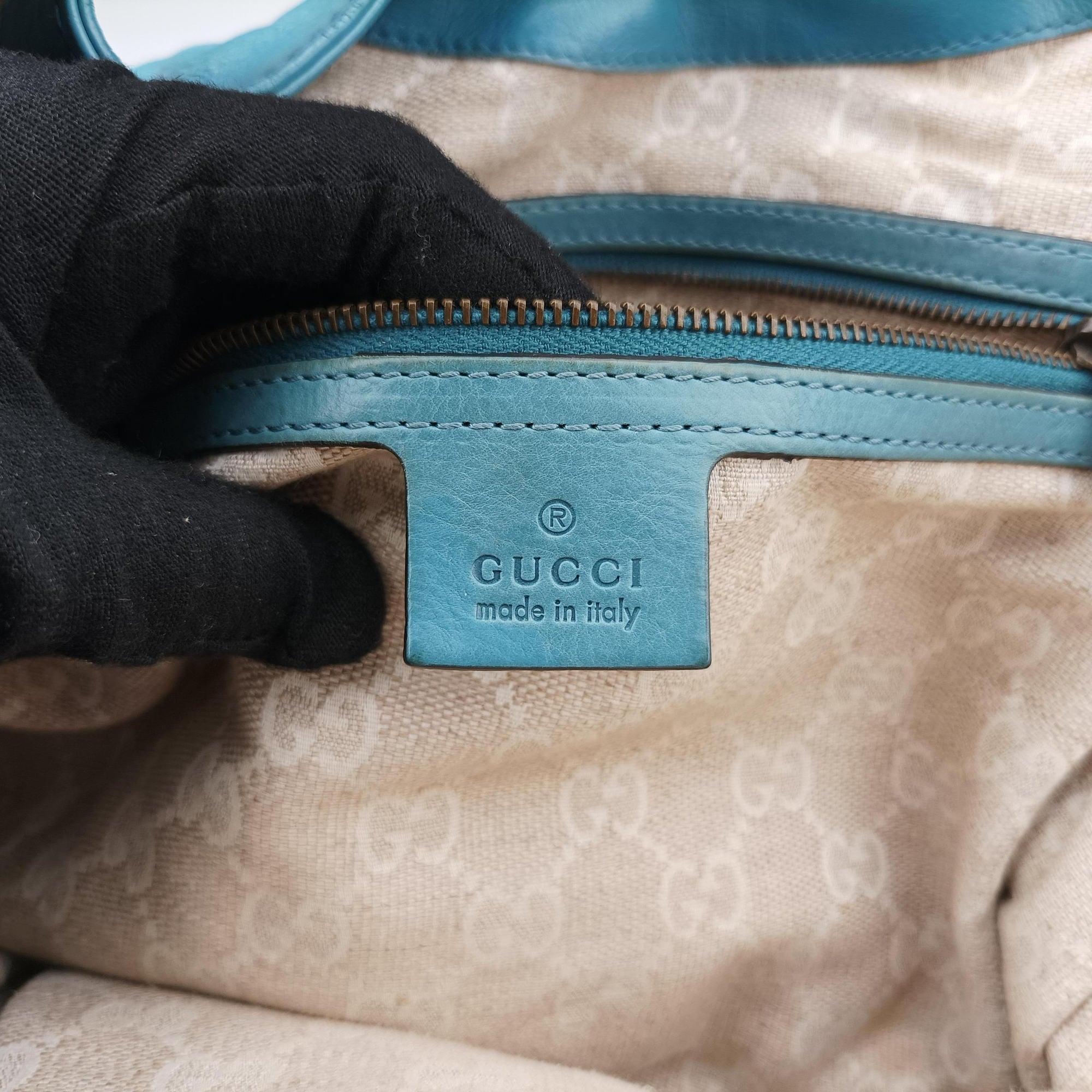 Vintage Gucci Stirrup Blue Leather 296856 handbag | stylenewstar