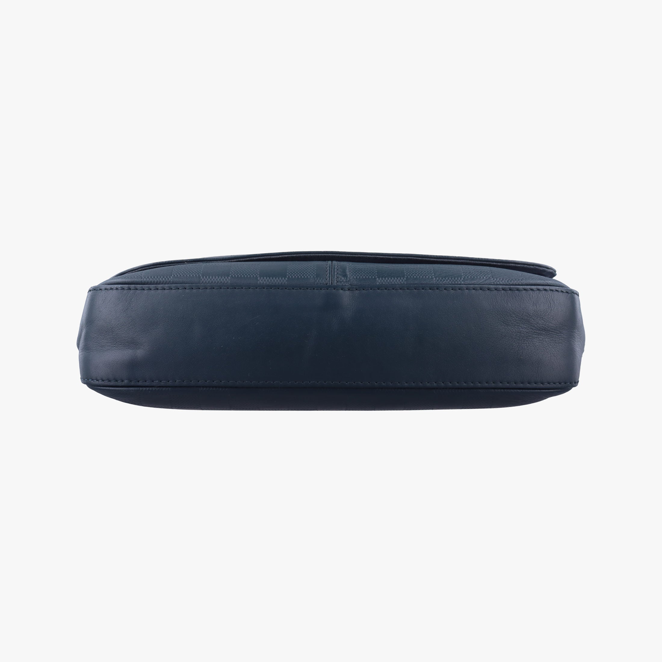 Pre-owned Louis Vuitton District PM Navy Damier Infini N42438 shoulderbag | stylenewstar