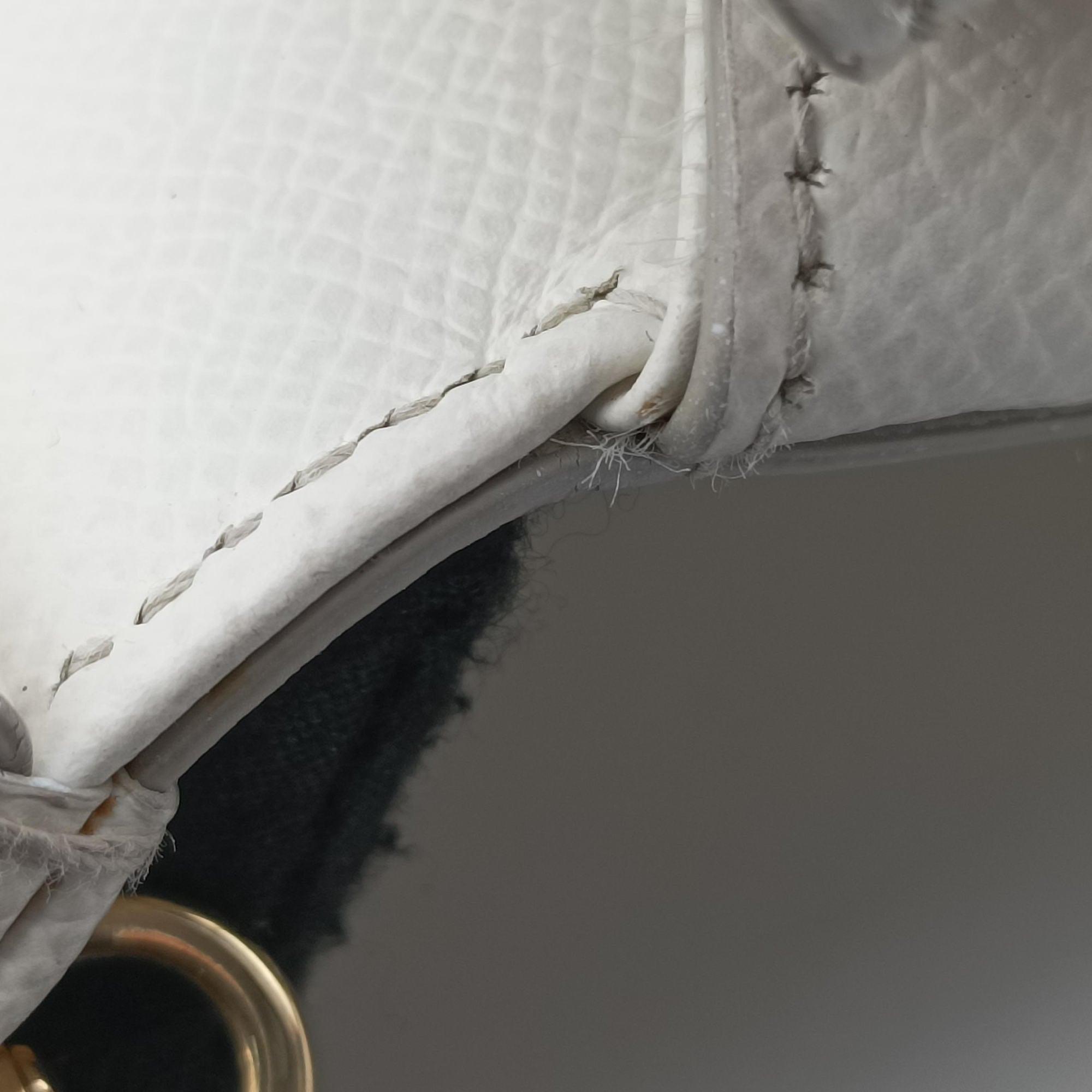 Pre-owned Dolce & Gabbana SICILY White Leather  shoulderbag | stylenewstar